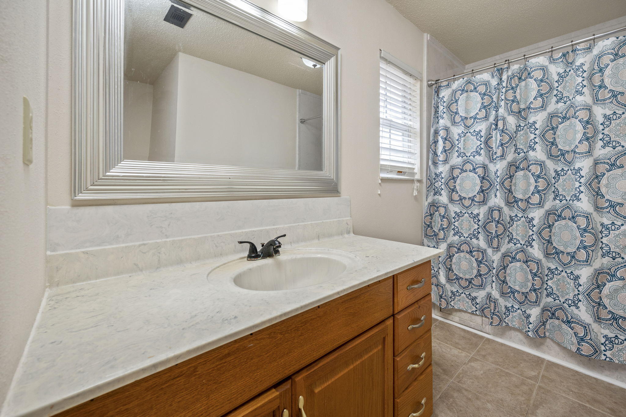 CRESTVIEW (231100.00) - Residential