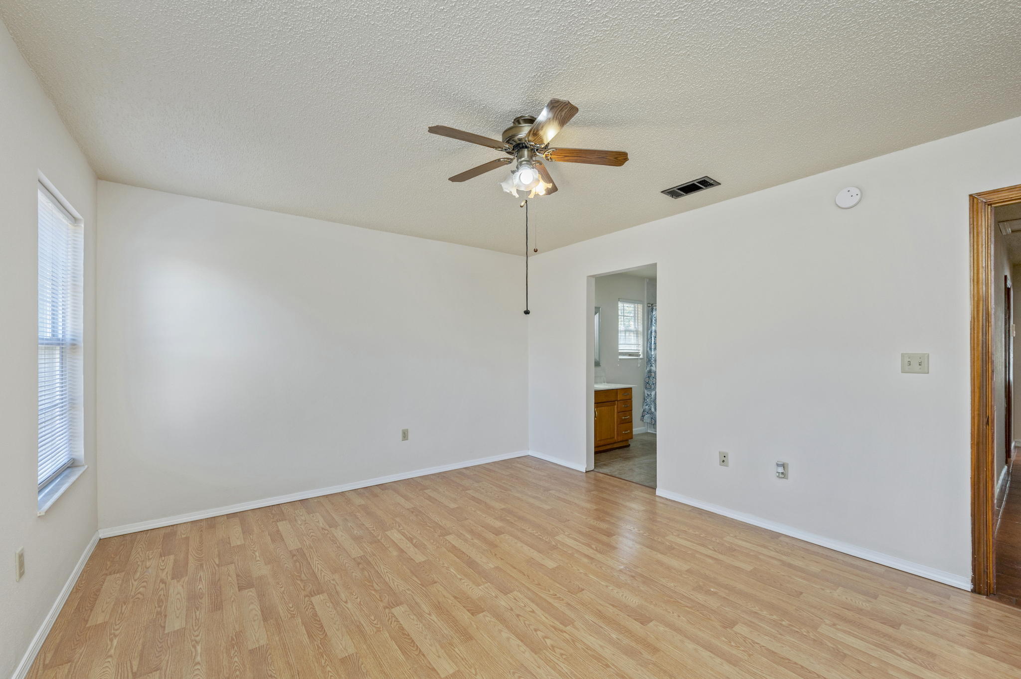 CRESTVIEW (231100.00) - Residential