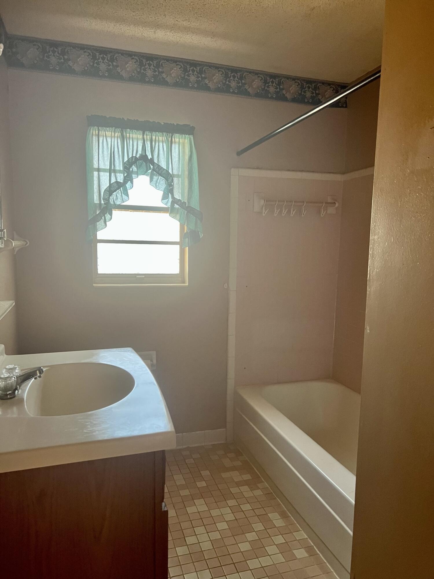 WINTHROP PLACE 1ST ADDN - Residential