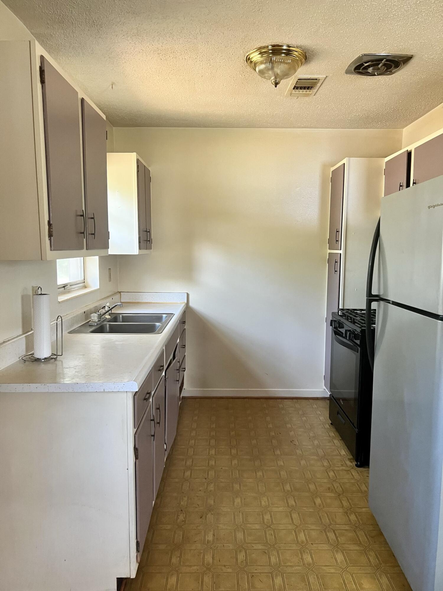 WINTHROP PLACE 1ST ADDN - Residential