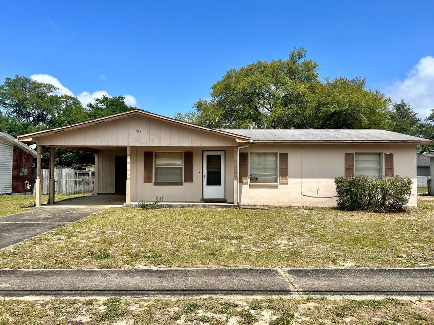 Calling all investors...now is your chance to get your hands on a centrally located home in Fort Walton Beach that will make a great flip or investment property. Home is to be sold 'As-Is' and will not qualify for conventional financing. Contact your agent to set up a showing today. This one won't last long! Buyer to verify all Information deemed important.***Highest and Best Offers by 5pm Friday, May 5th. Offers will be reviewed and buyers notified by Monday May 8th at 5pm.