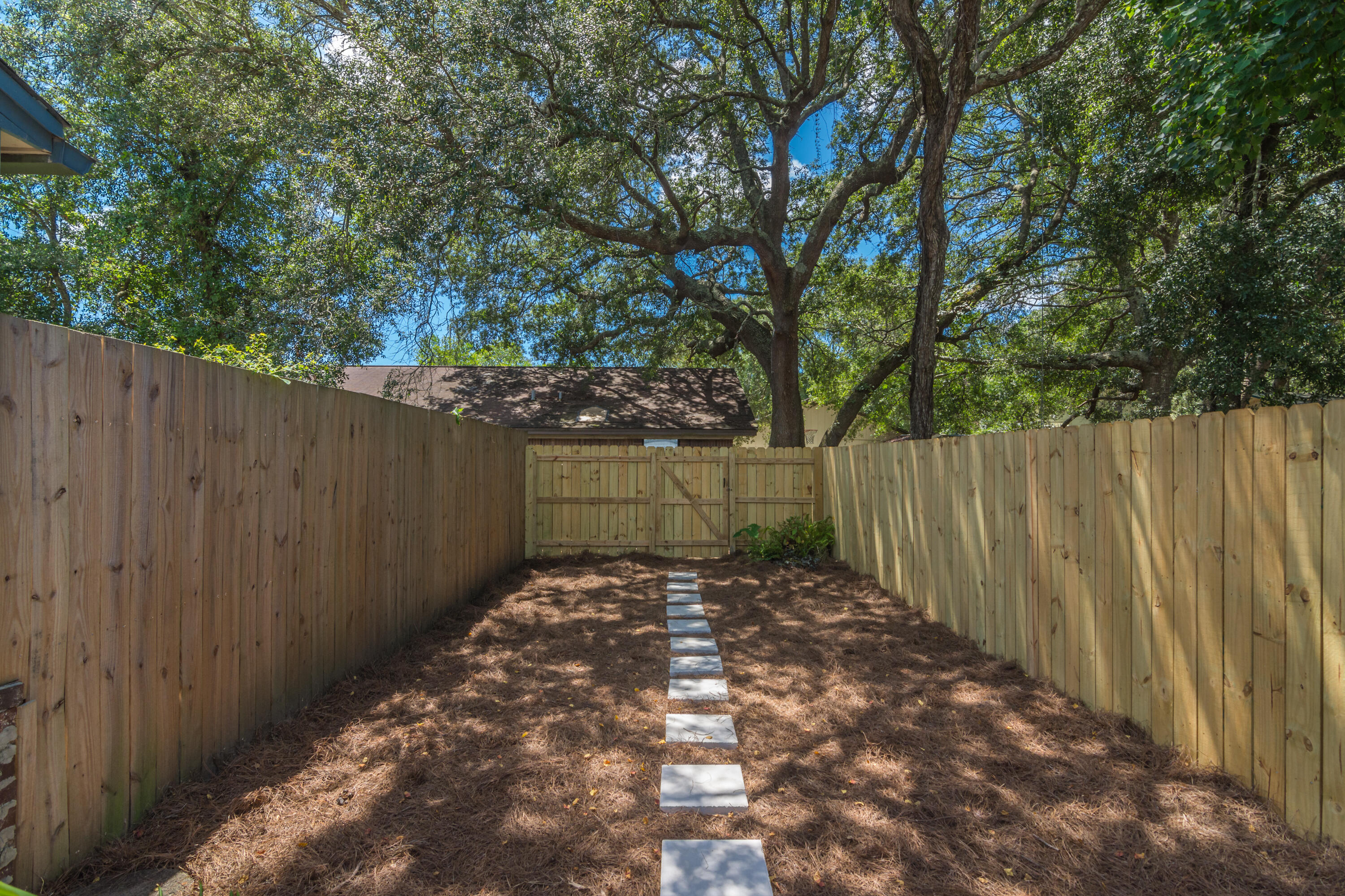 PARKVIEW ESTATES T/H - Residential Lease