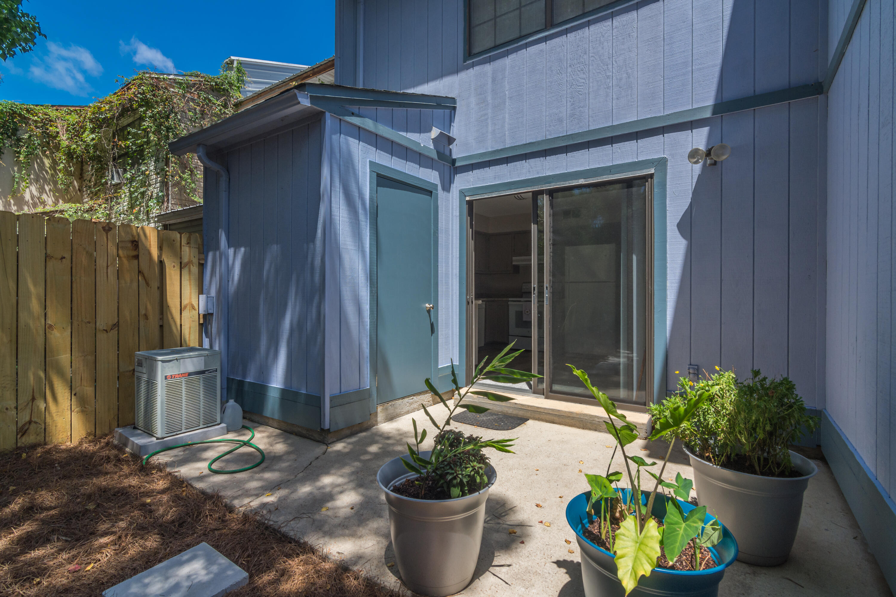 PARKVIEW ESTATES T/H - Residential Lease