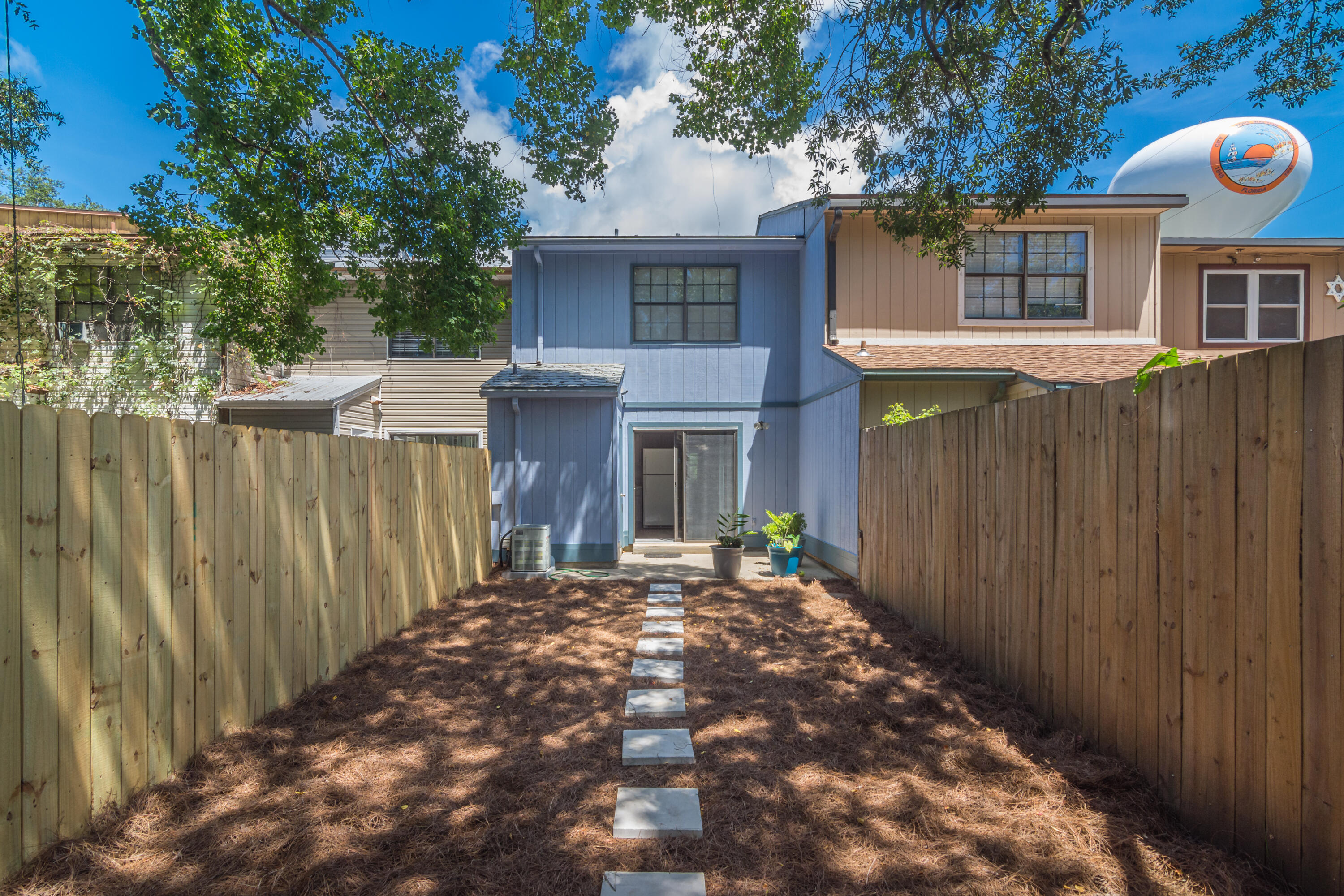 PARKVIEW ESTATES T/H - Residential Lease