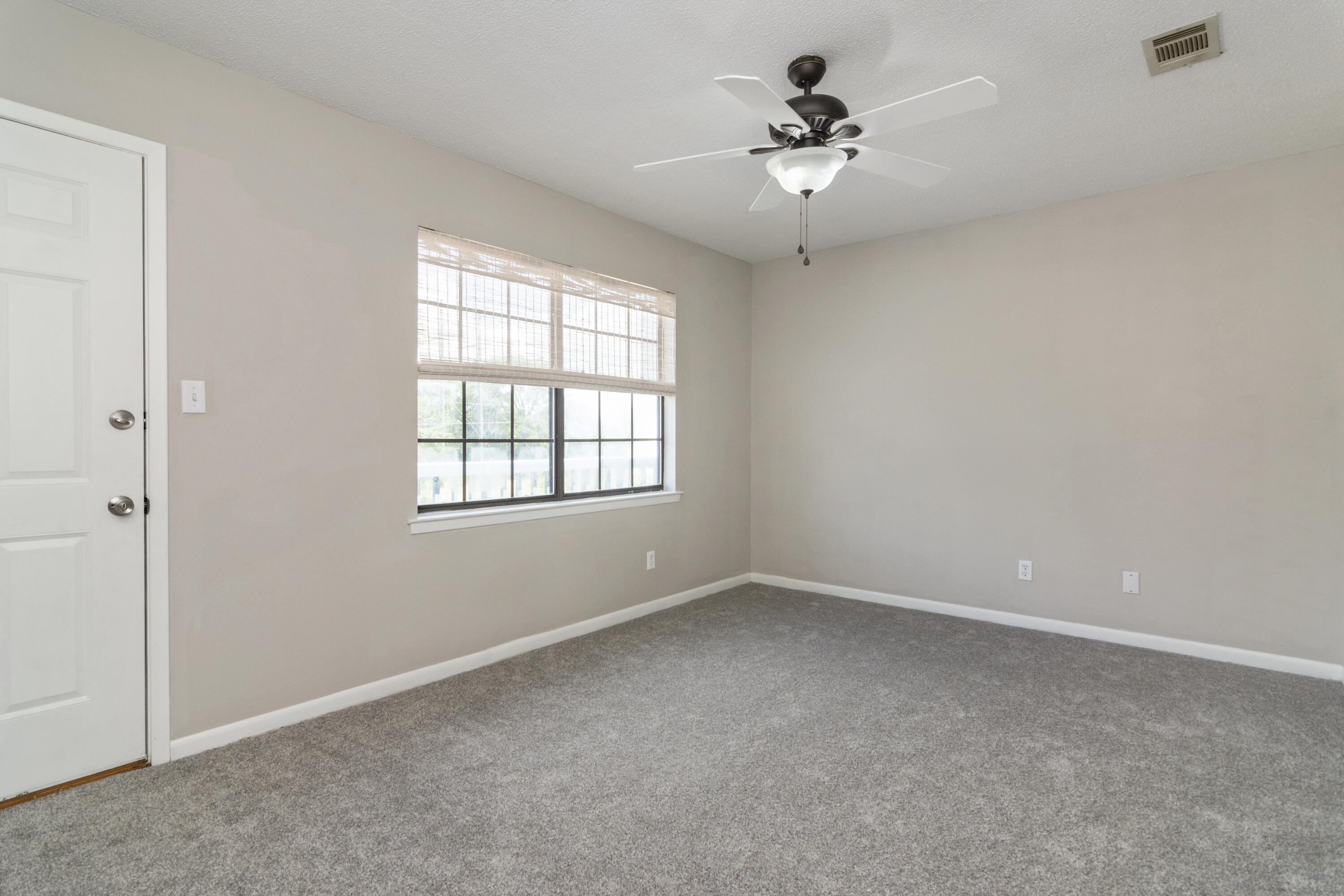 PARKVIEW ESTATES T/H - Residential Lease