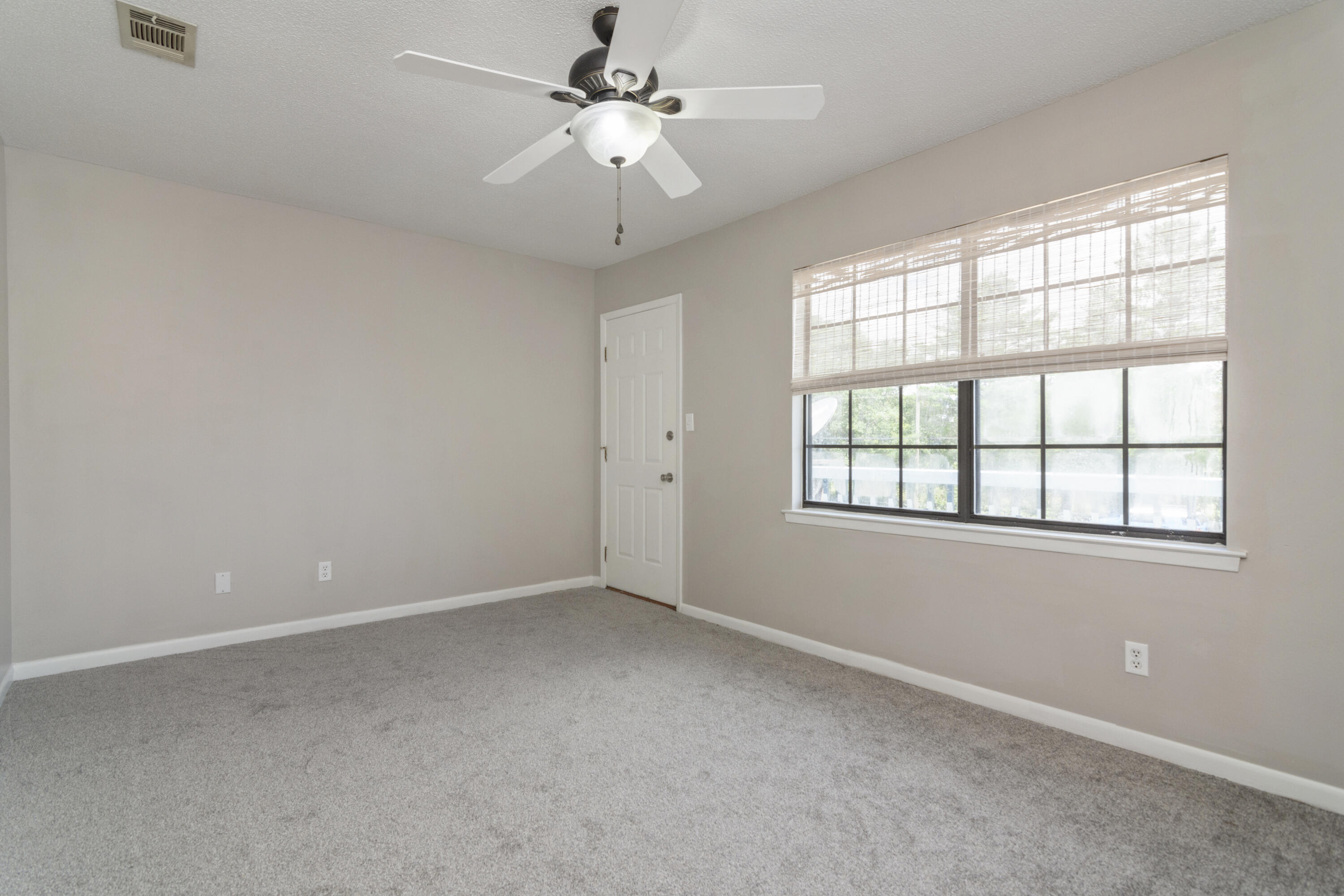 PARKVIEW ESTATES T/H - Residential Lease
