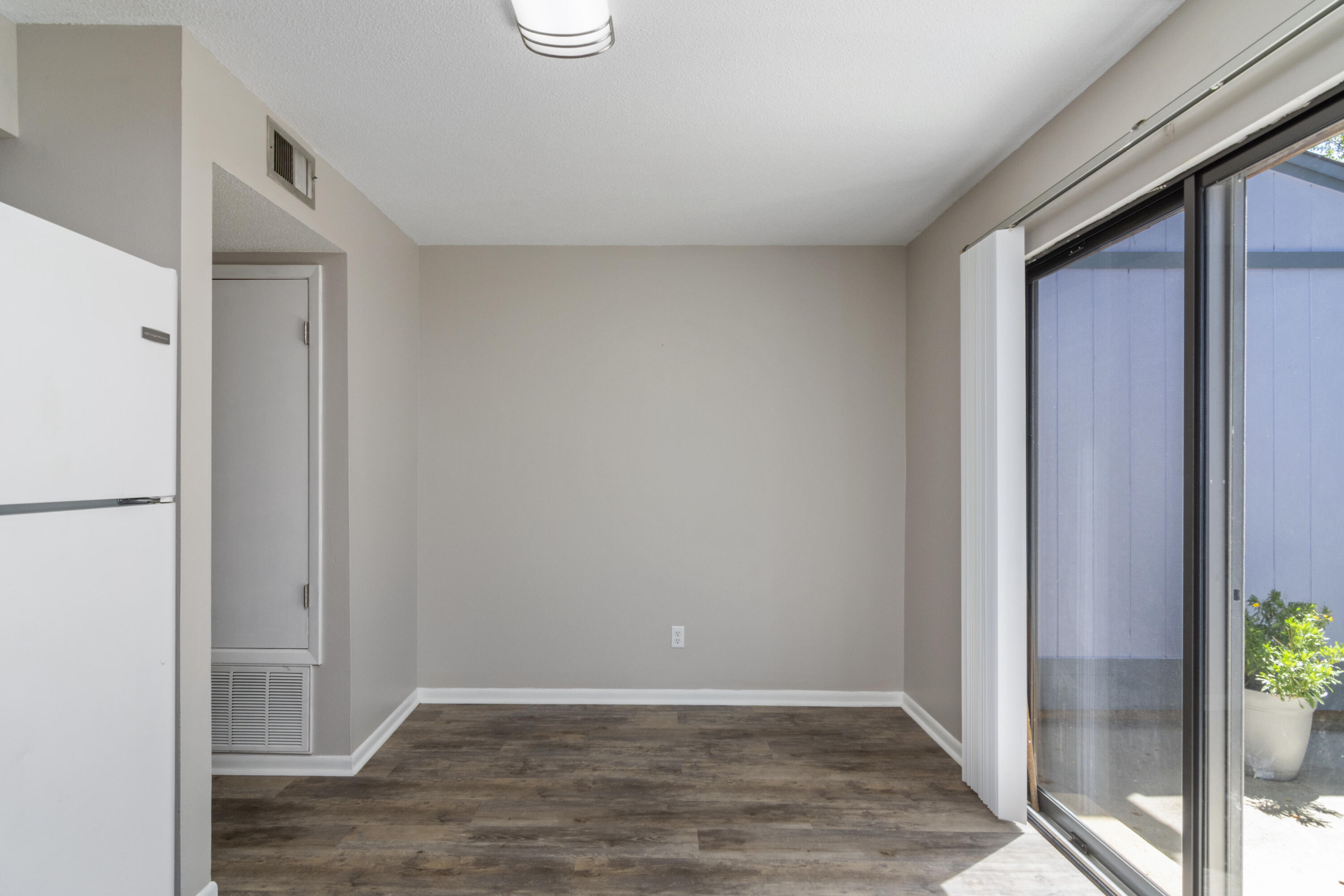 PARKVIEW ESTATES T/H - Residential Lease