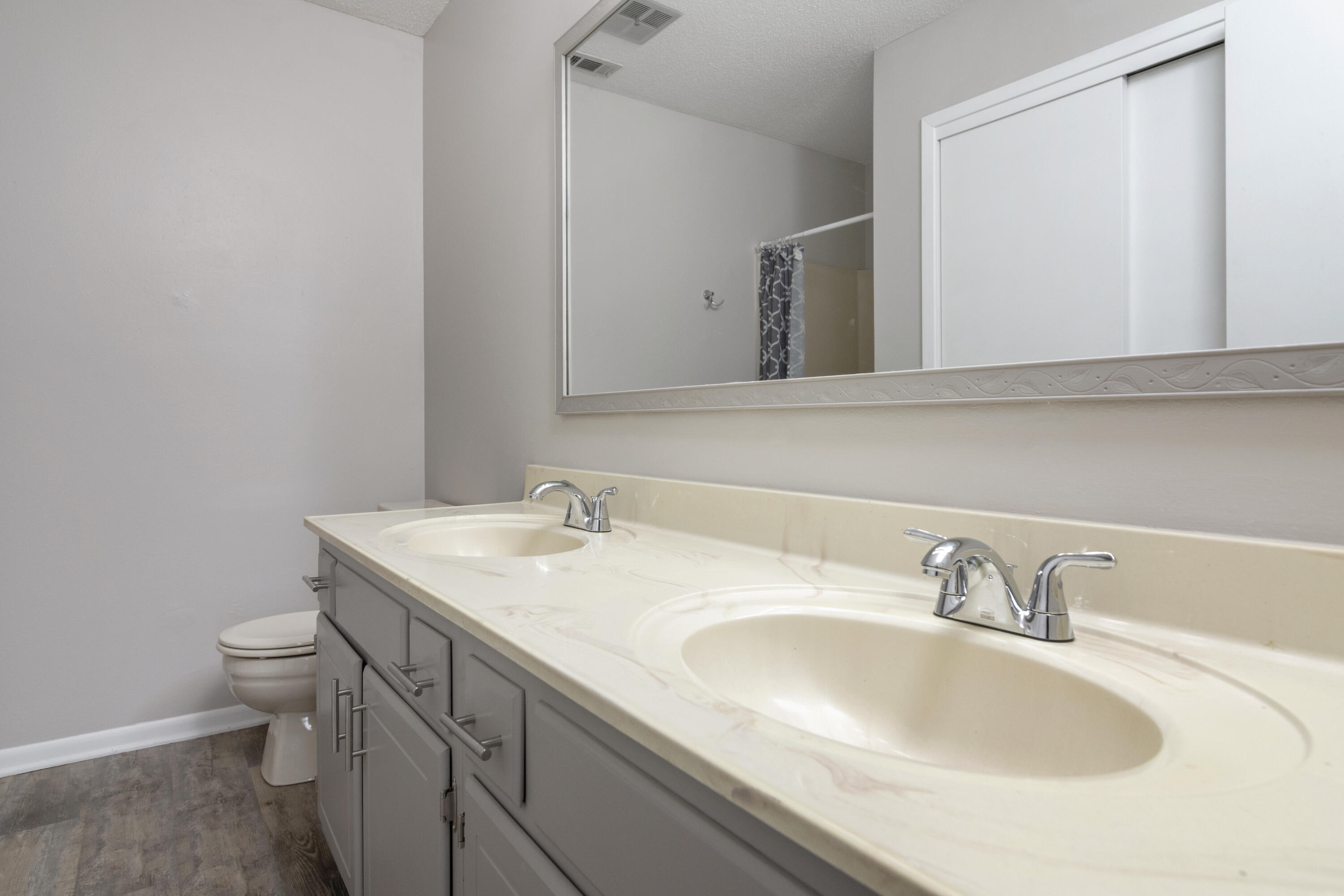 PARKVIEW ESTATES T/H - Residential Lease