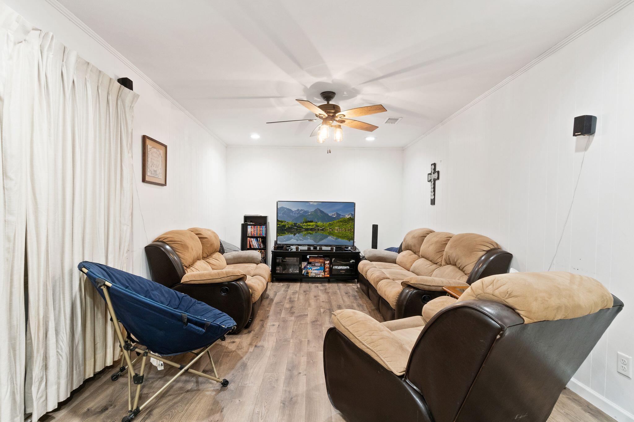 COLONIAL HEIGHTS - Residential