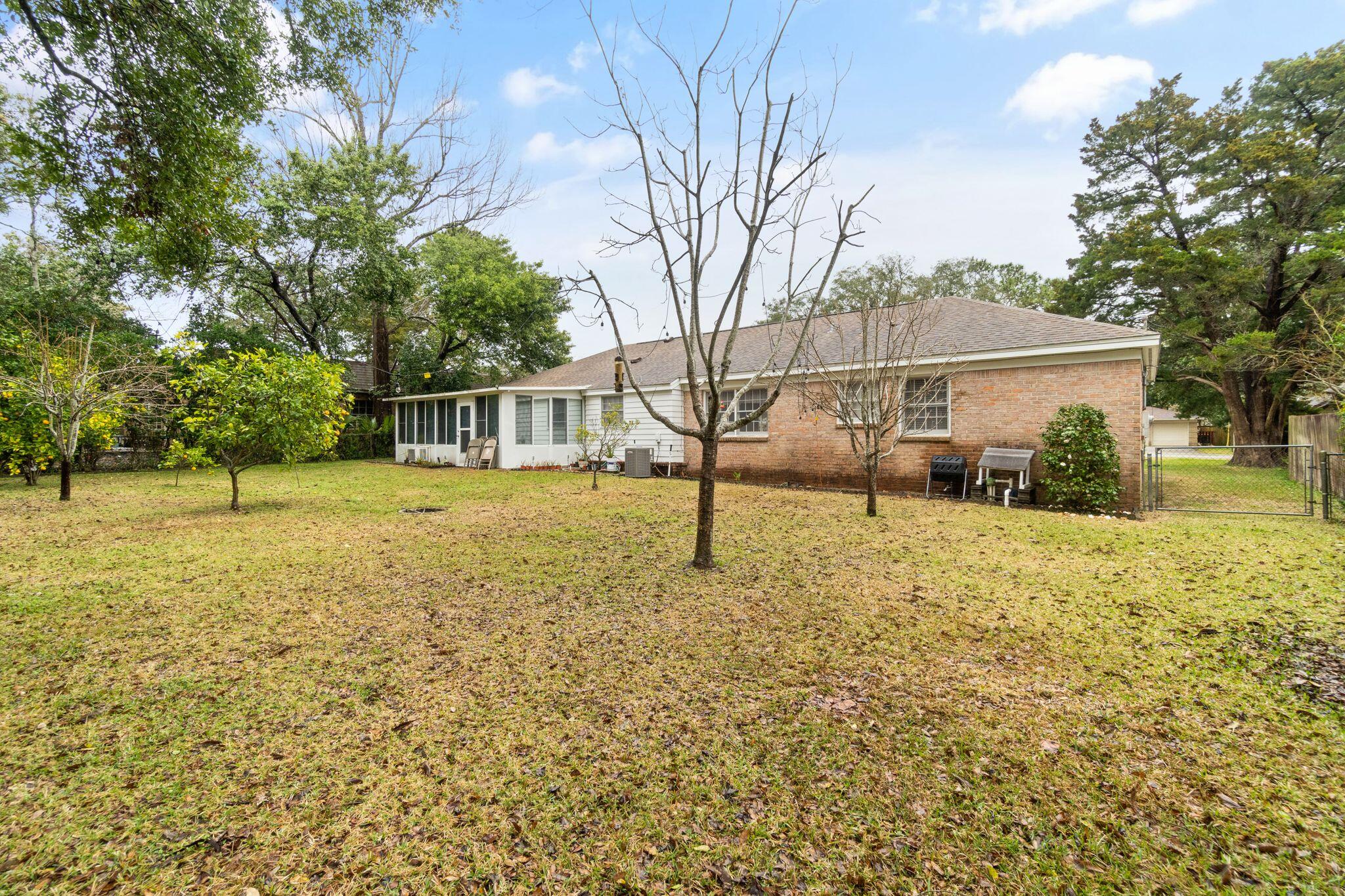 COLONIAL HEIGHTS - Residential