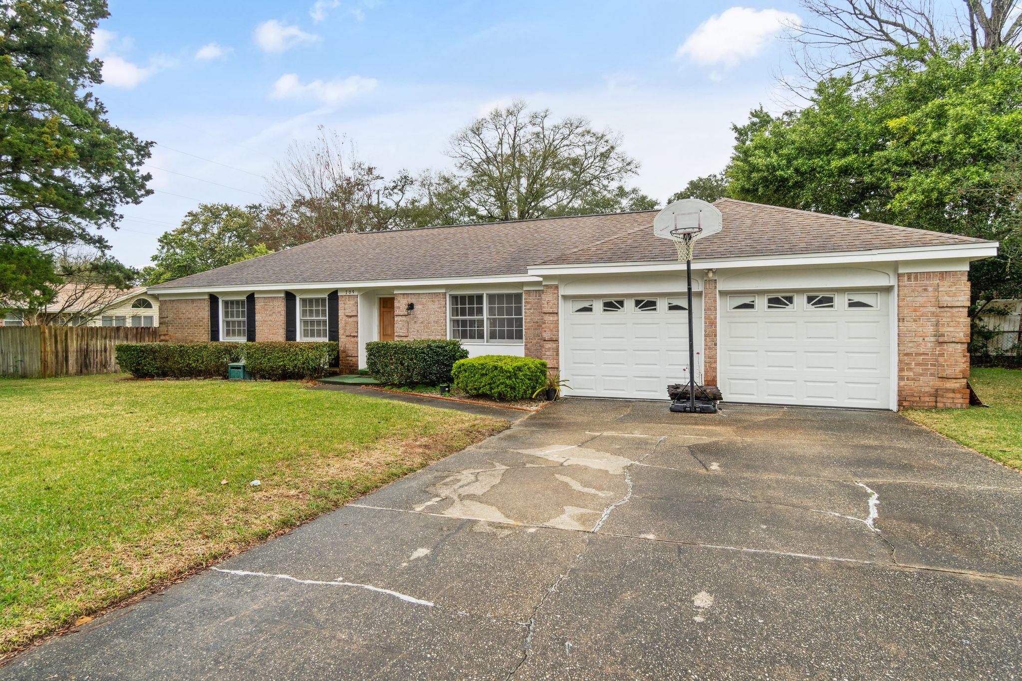 COLONIAL HEIGHTS - Residential