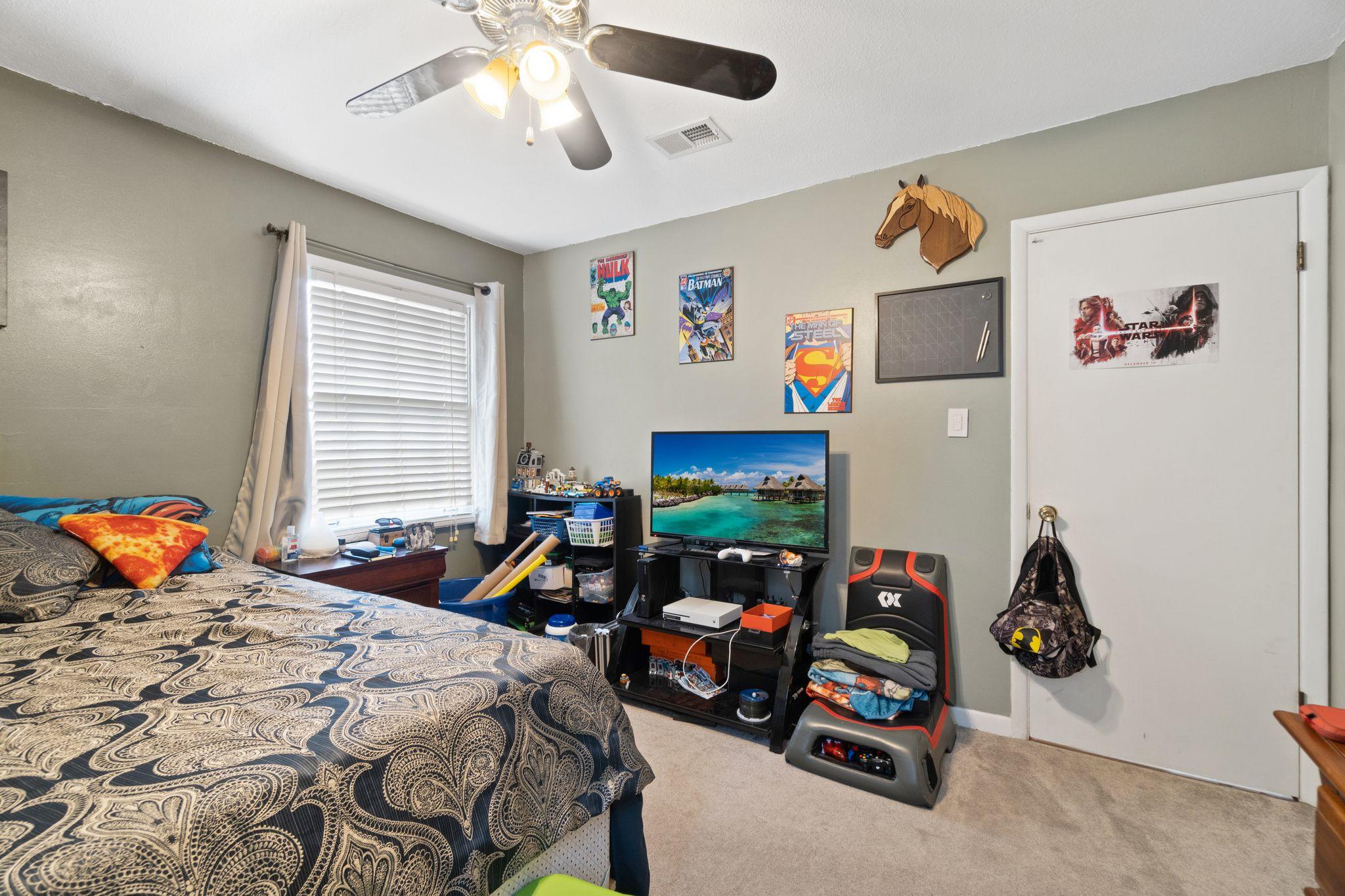 COLONIAL HEIGHTS - Residential