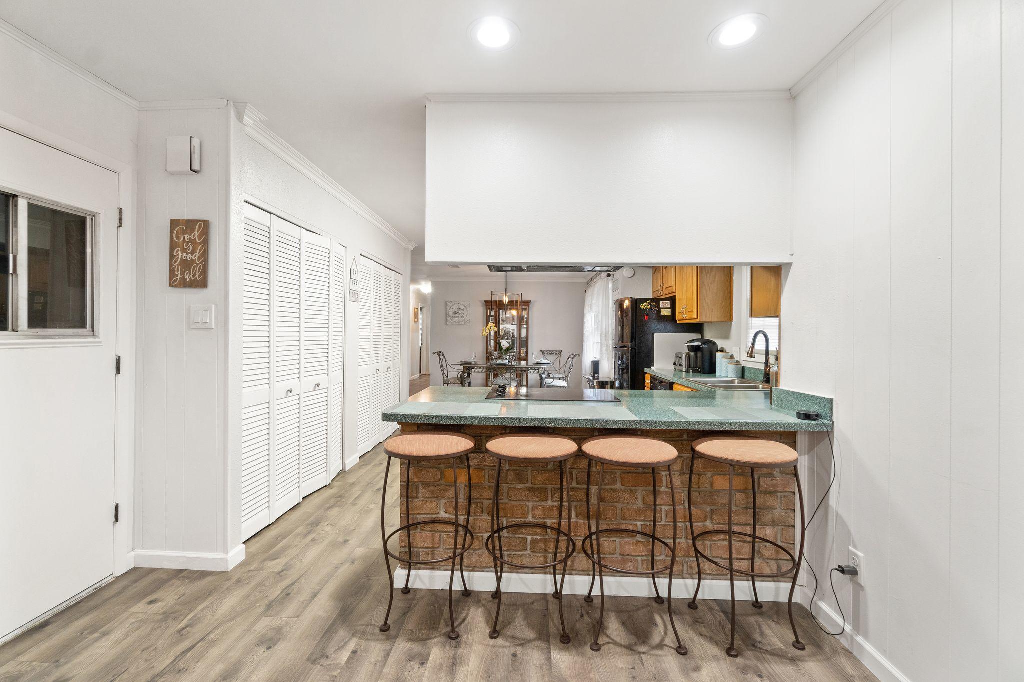 COLONIAL HEIGHTS - Residential