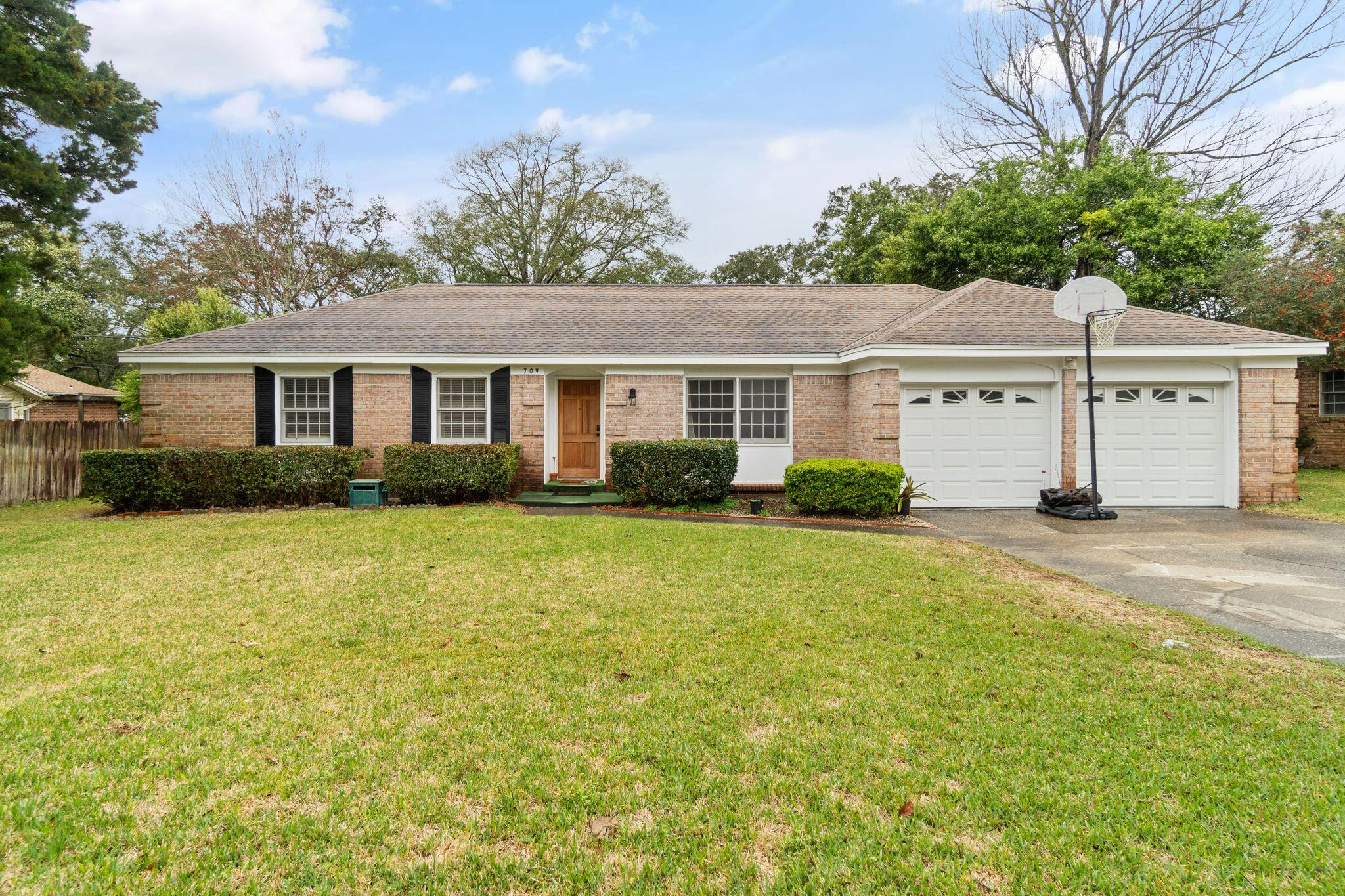 COLONIAL HEIGHTS - Residential