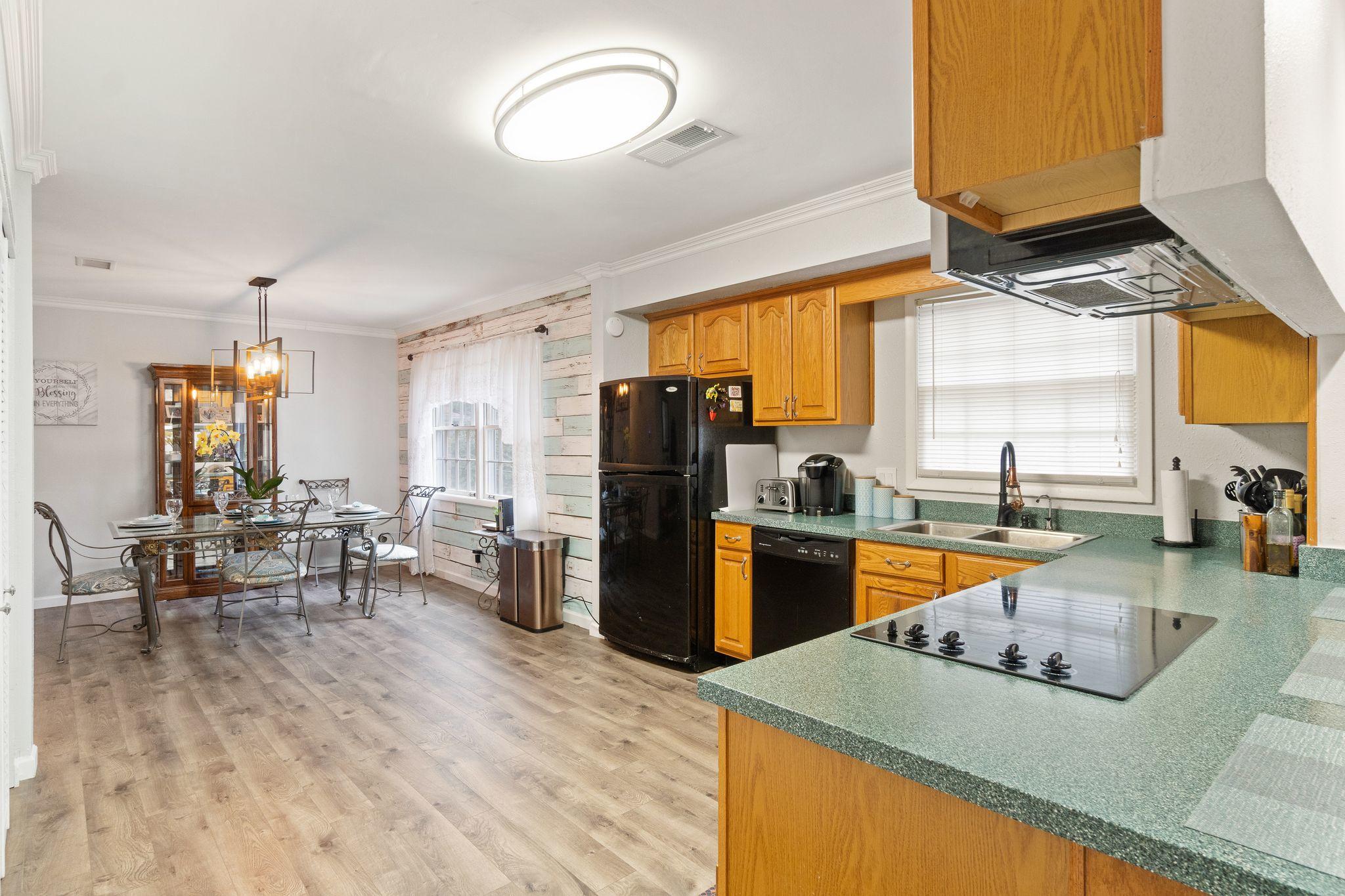 COLONIAL HEIGHTS - Residential