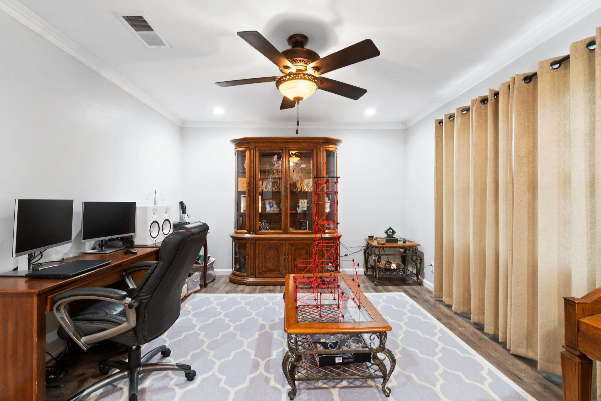 COLONIAL HEIGHTS - Residential