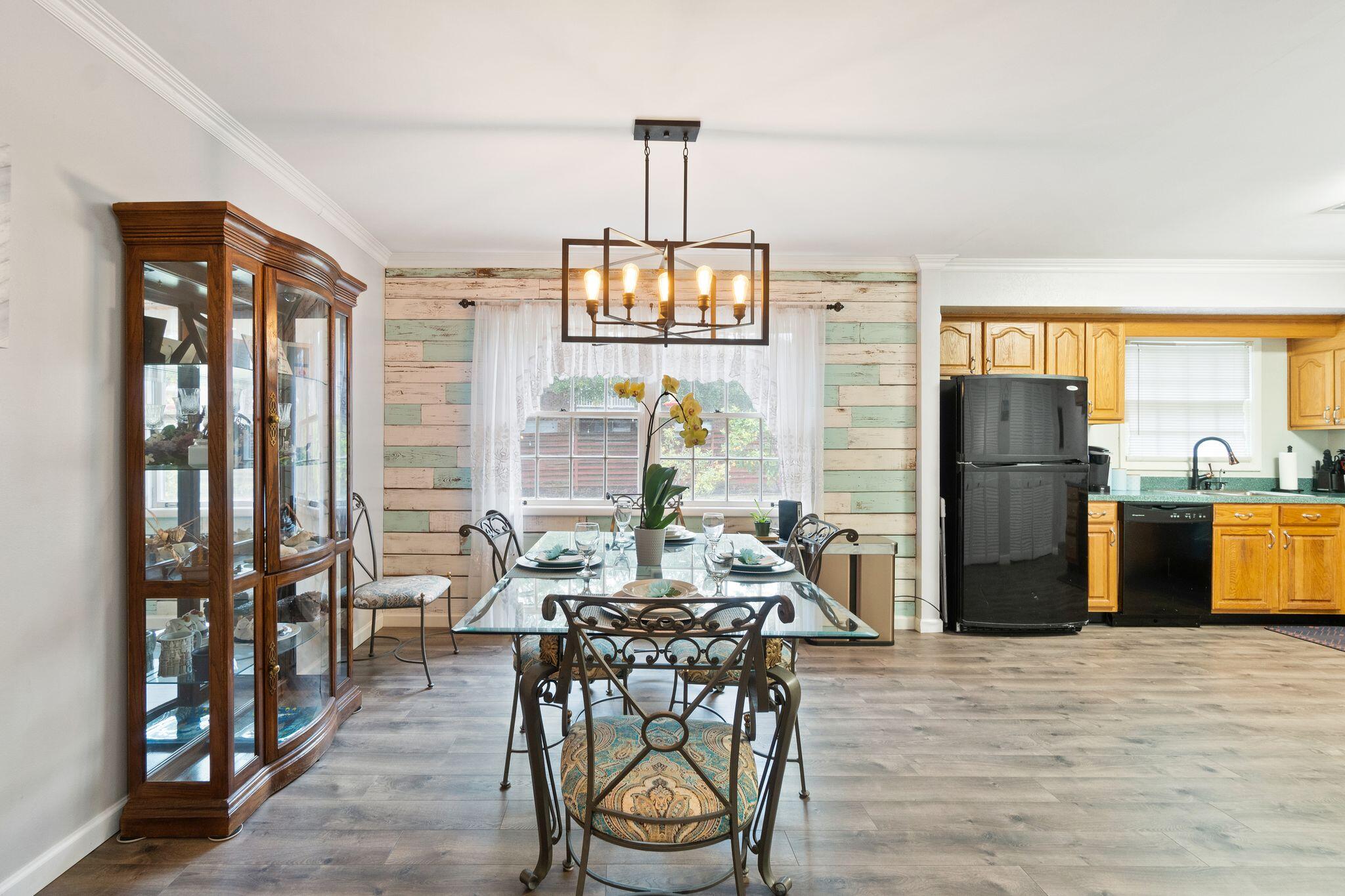 COLONIAL HEIGHTS - Residential