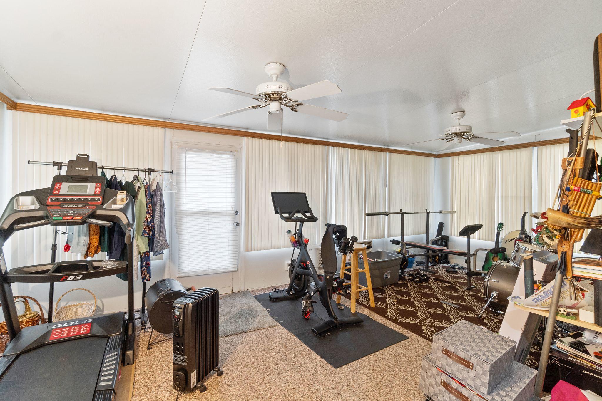 COLONIAL HEIGHTS - Residential