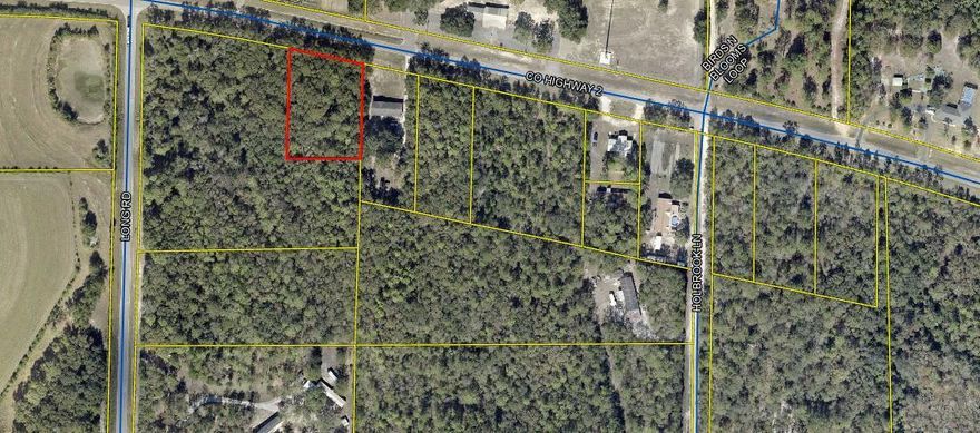 Are you looking for a great lot to build your home?  This 1-acre lot is located in the country, yet close enough to three different cities, Crestview, DeFuniak Springs and Florala Ala.  are located within a short drive.Build your getaway home or place a mobile home.