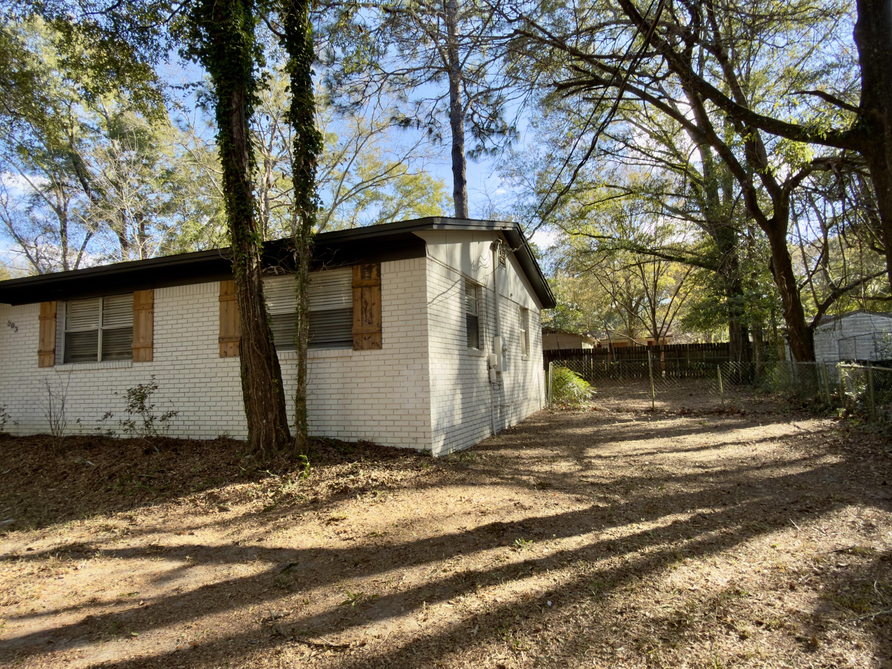 TALL PINES - Residential