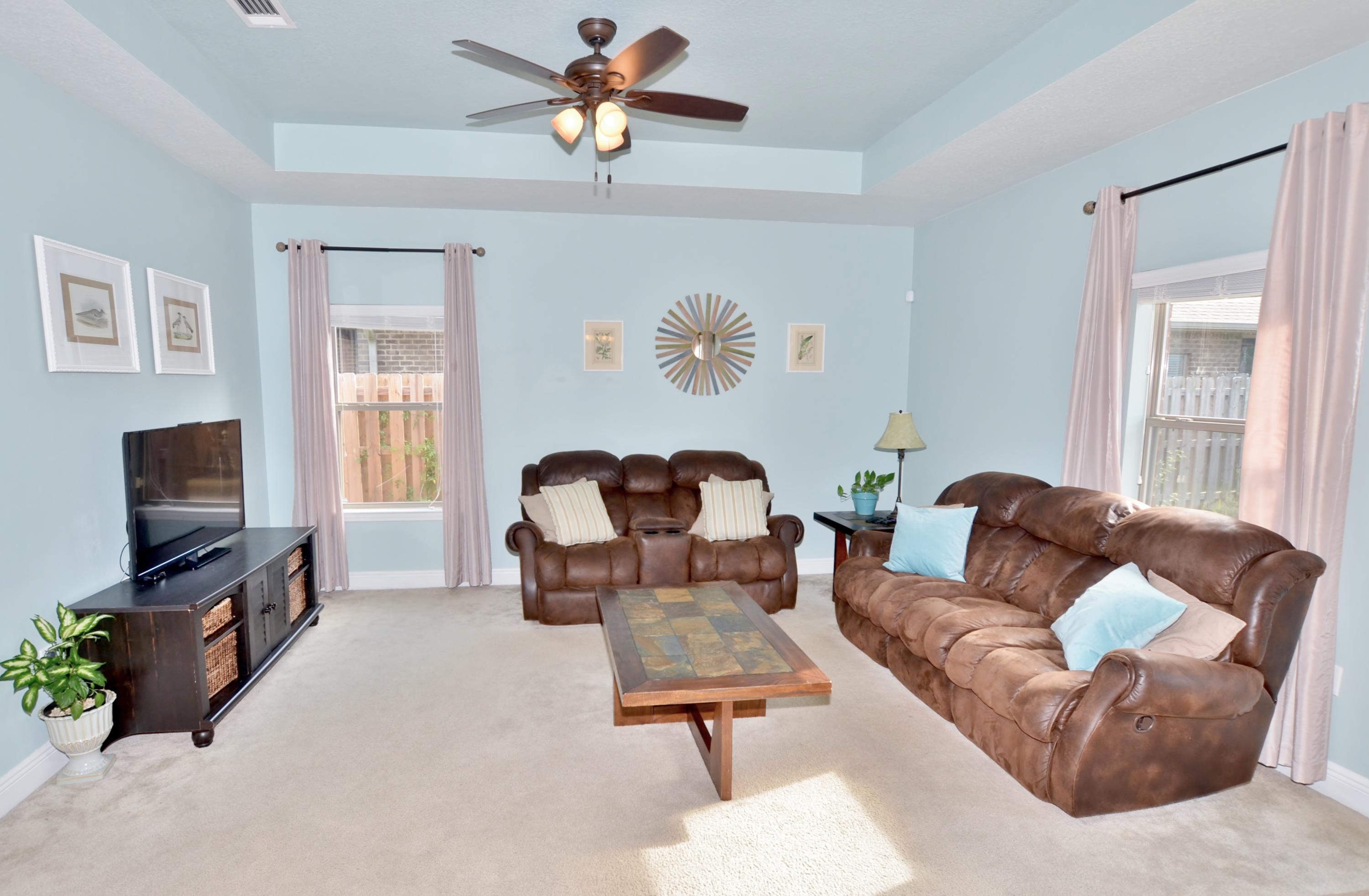 DRIFTWOOD ESTATES - Residential Lease