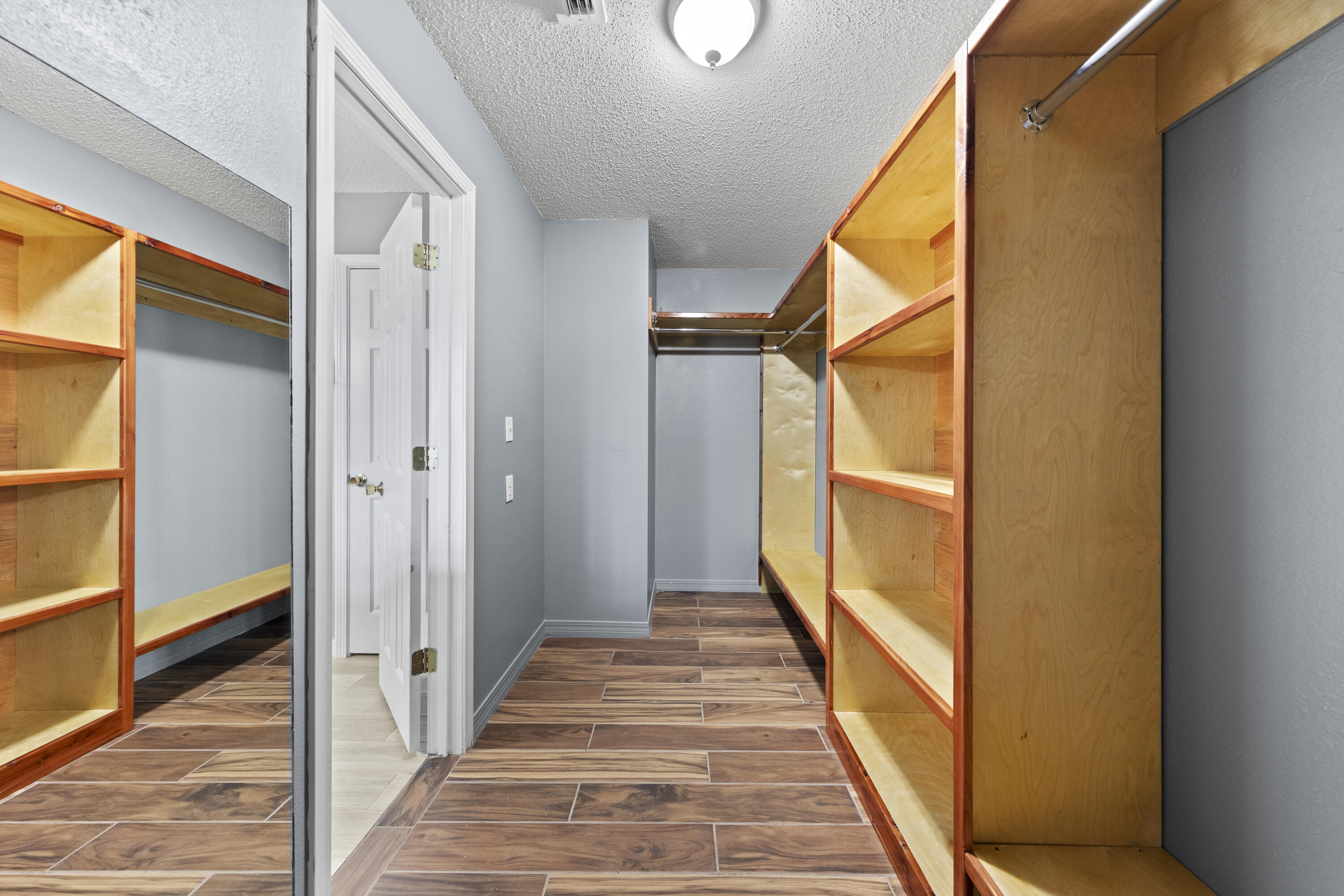 COUNTRYWOOD EST - Residential