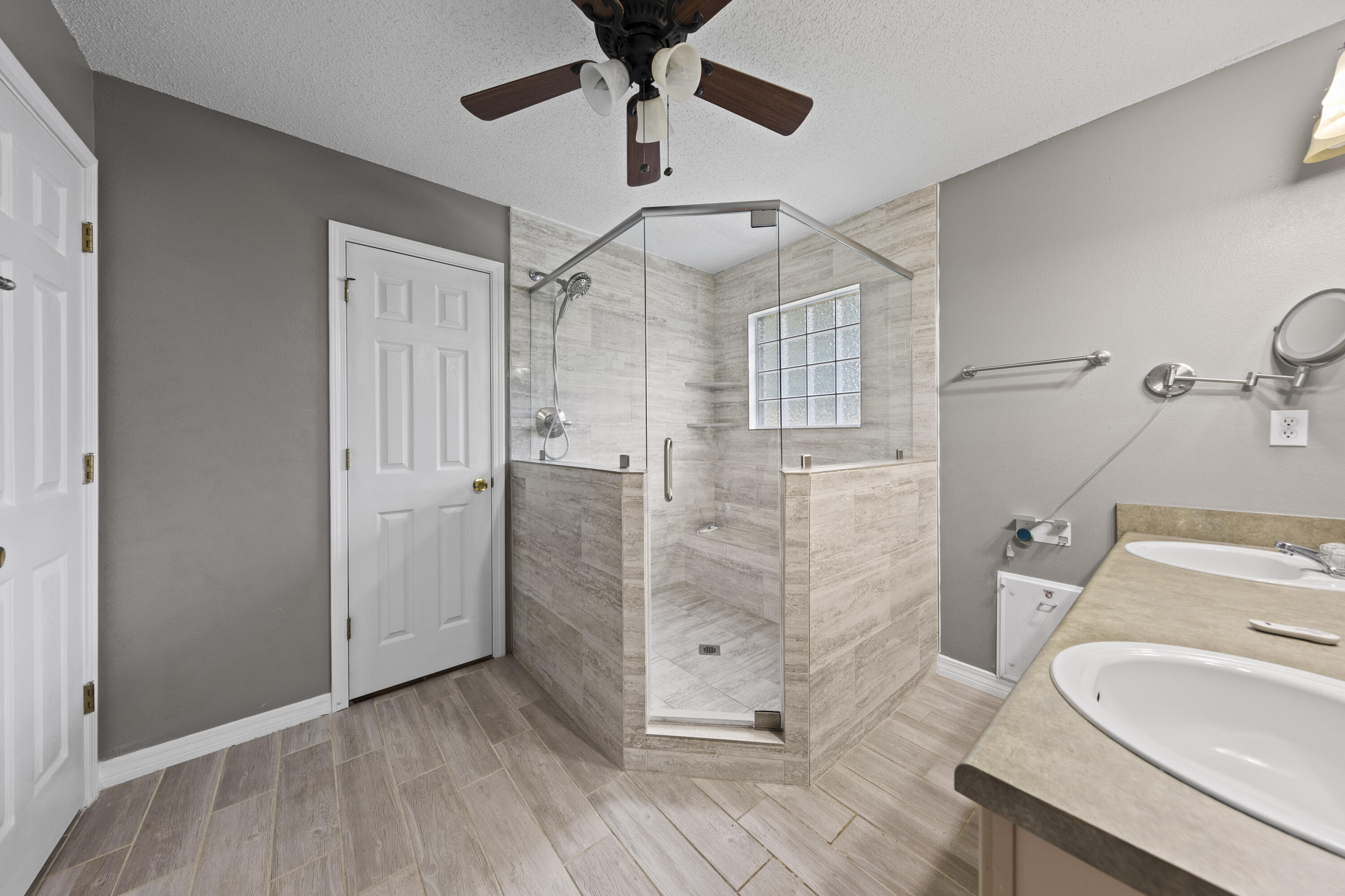 COUNTRYWOOD EST - Residential