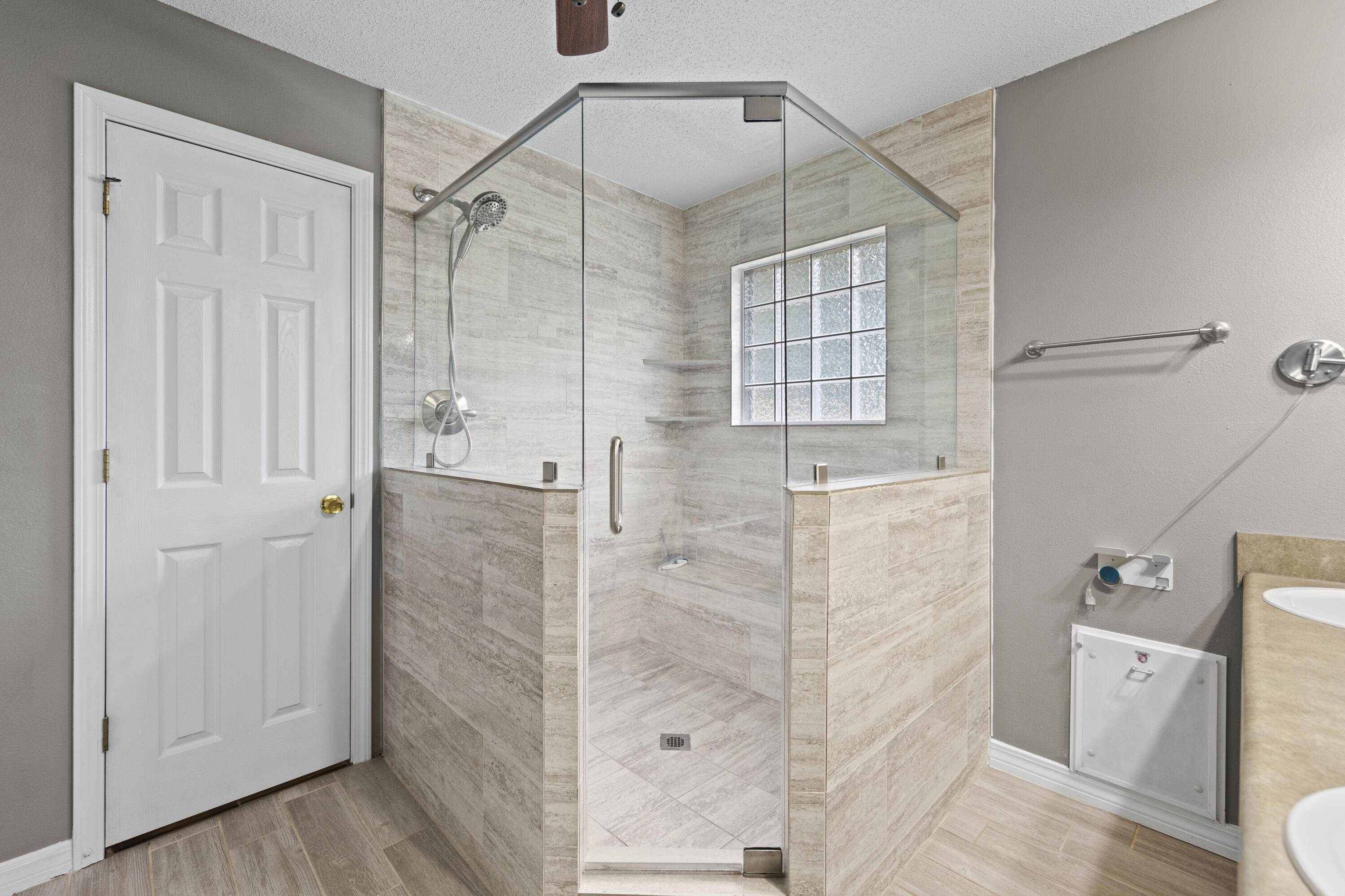 COUNTRYWOOD EST - Residential