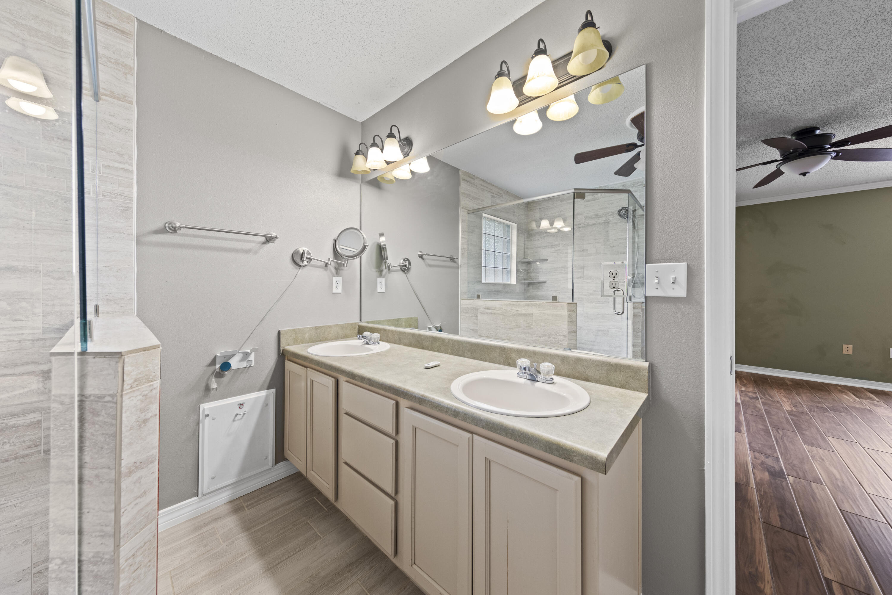 COUNTRYWOOD EST - Residential