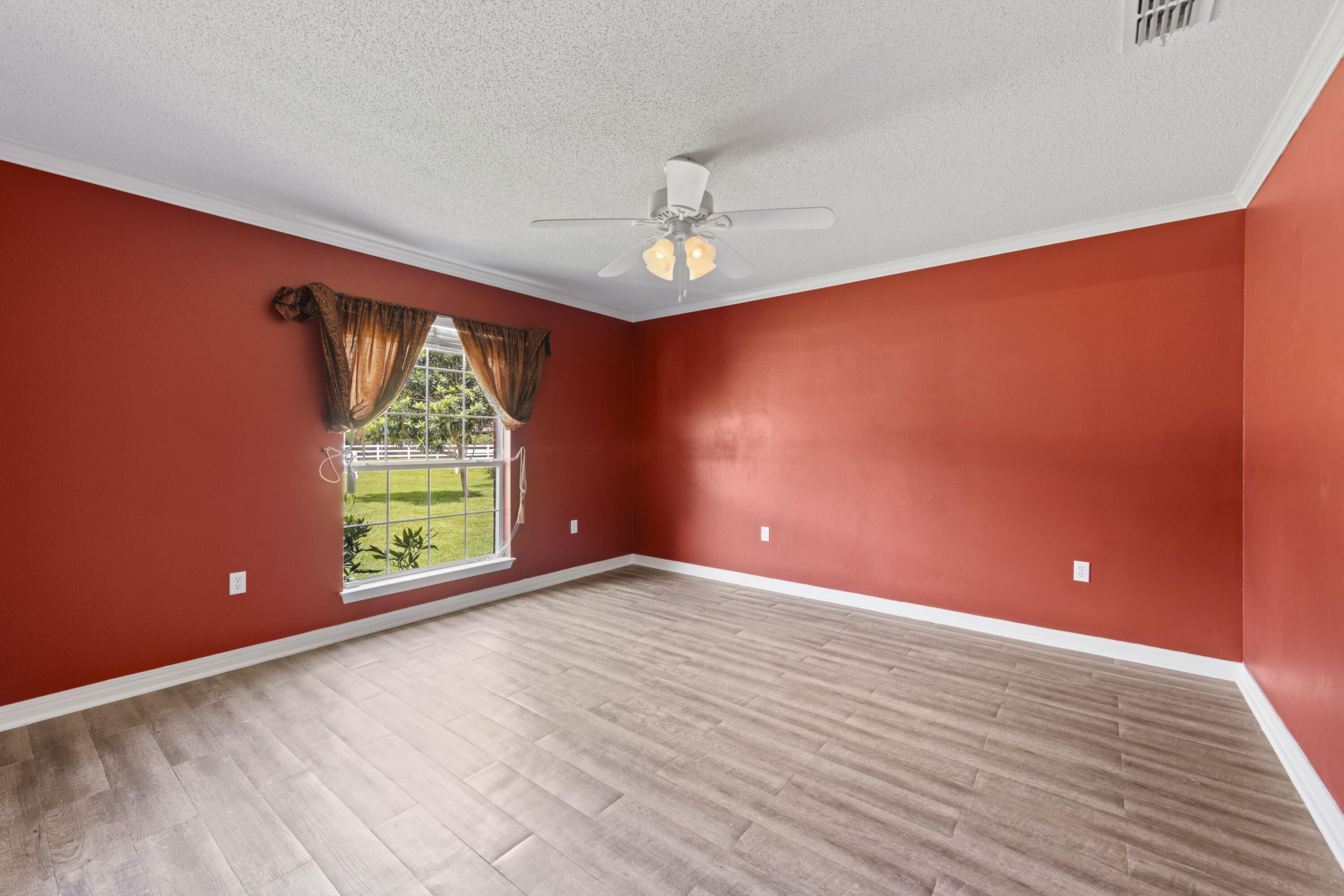 COUNTRYWOOD EST - Residential