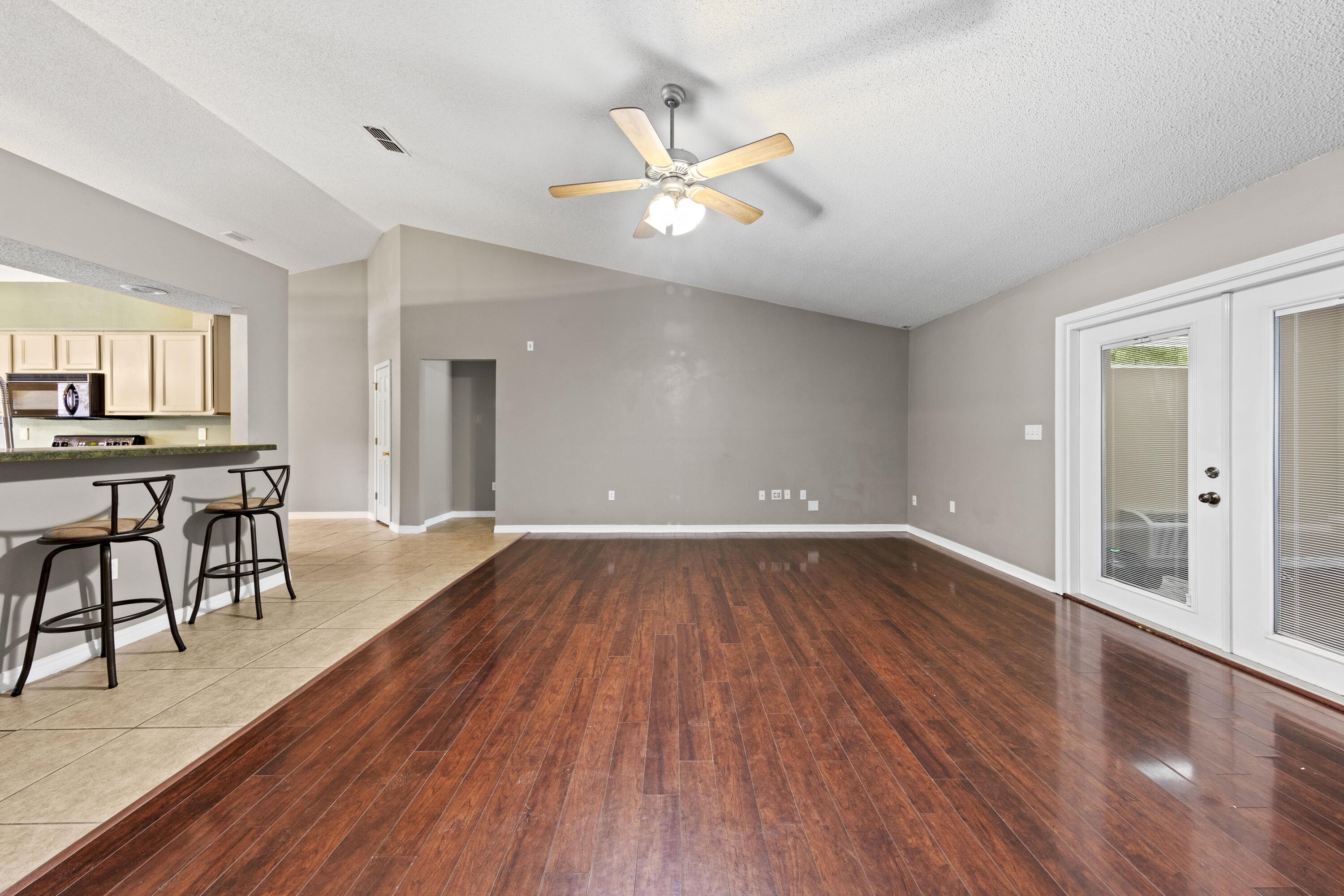 COUNTRYWOOD EST - Residential