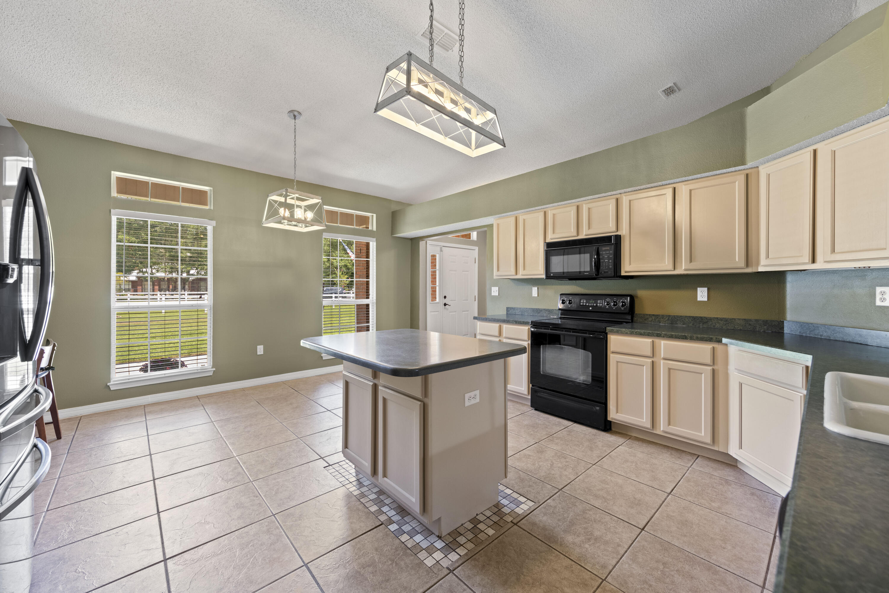 COUNTRYWOOD EST - Residential