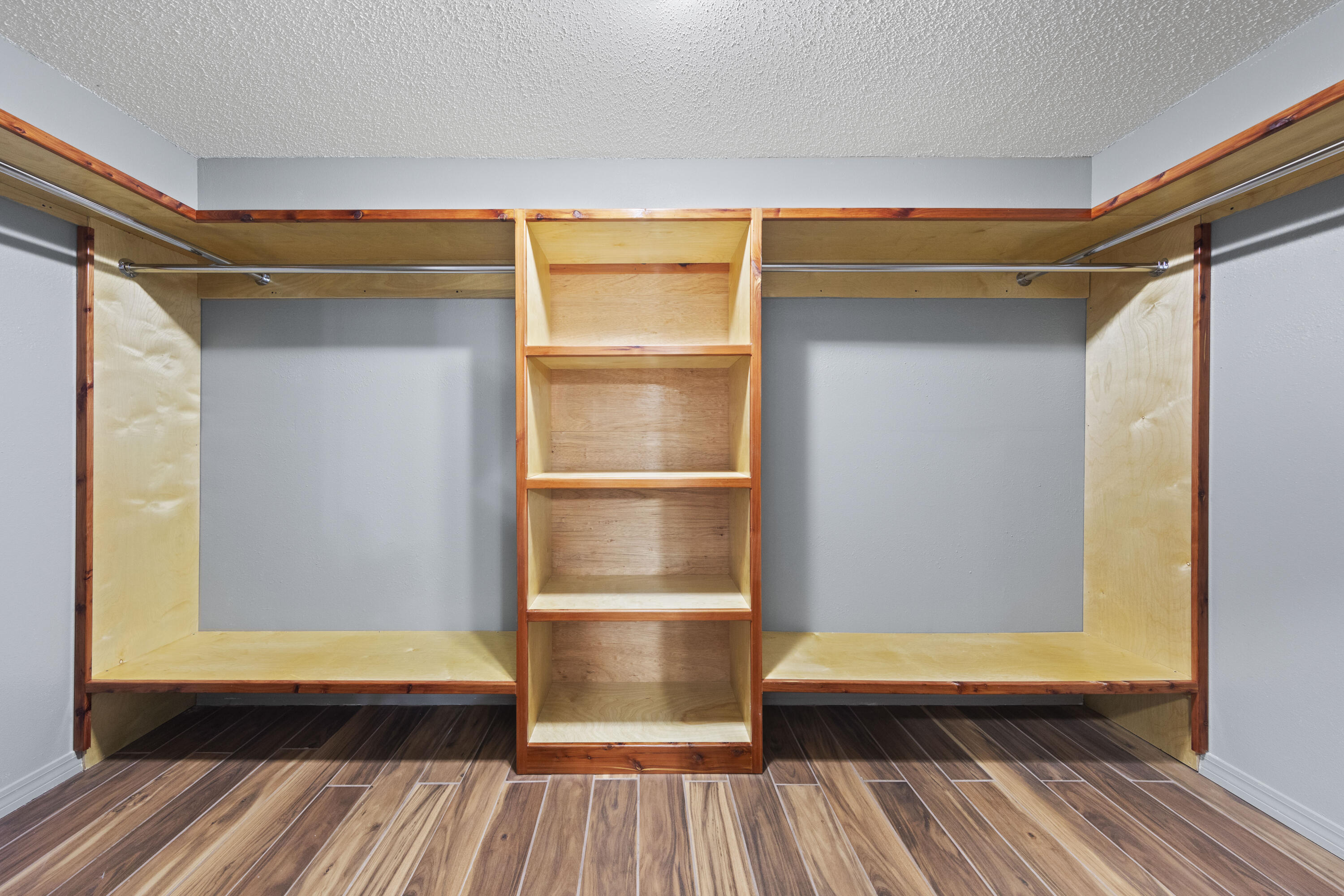 COUNTRYWOOD EST - Residential