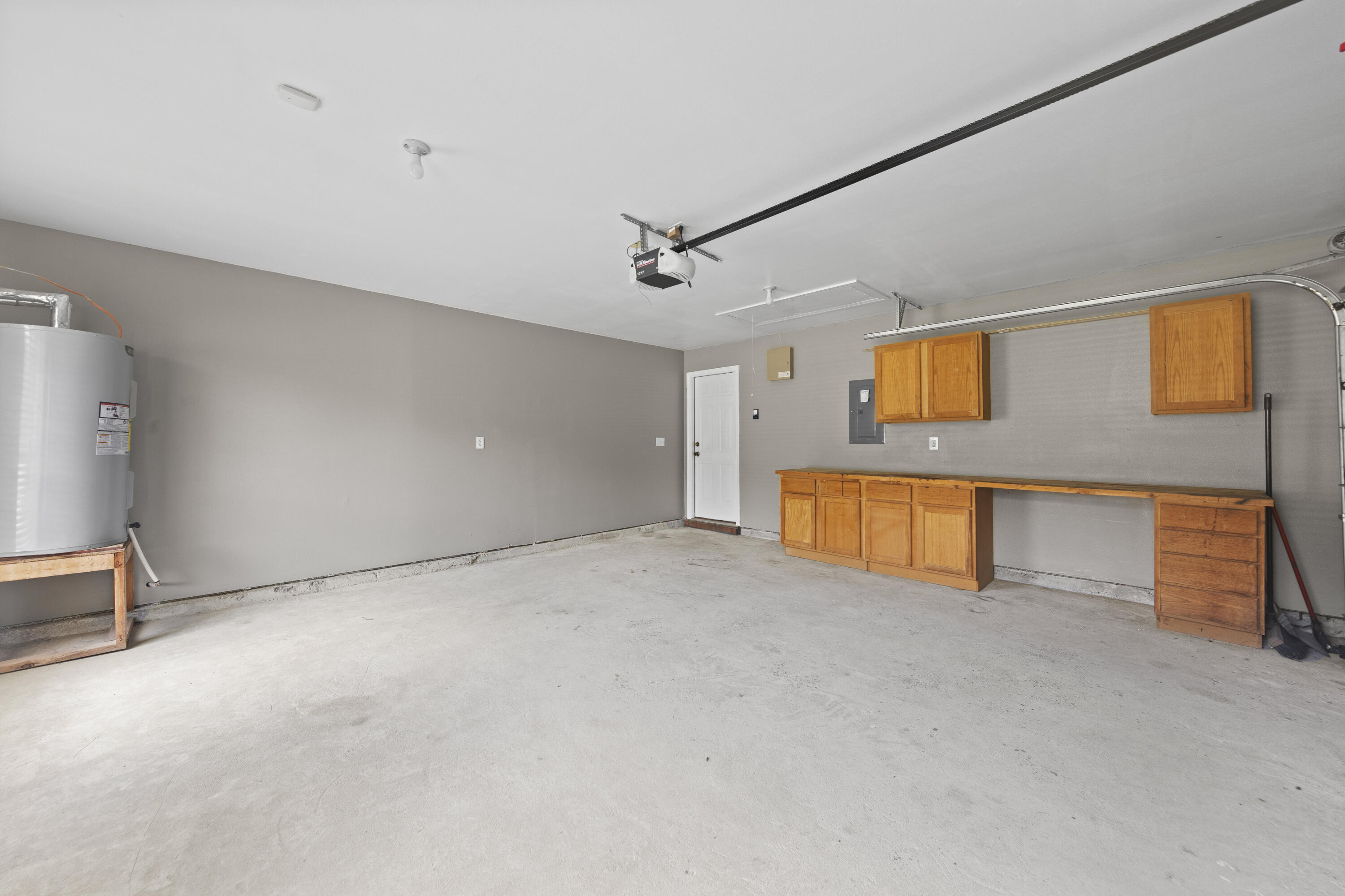 COUNTRYWOOD EST - Residential