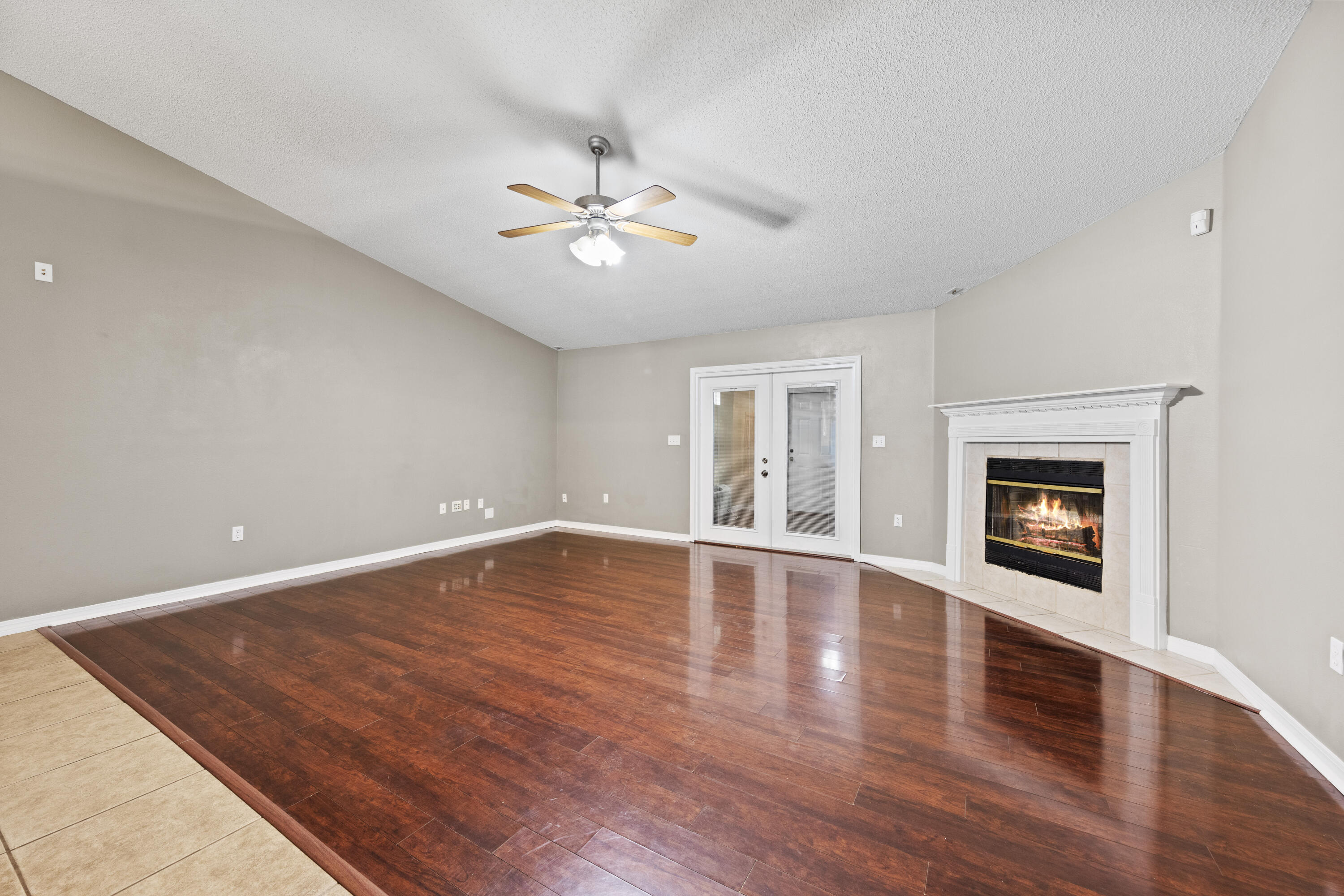 COUNTRYWOOD EST - Residential