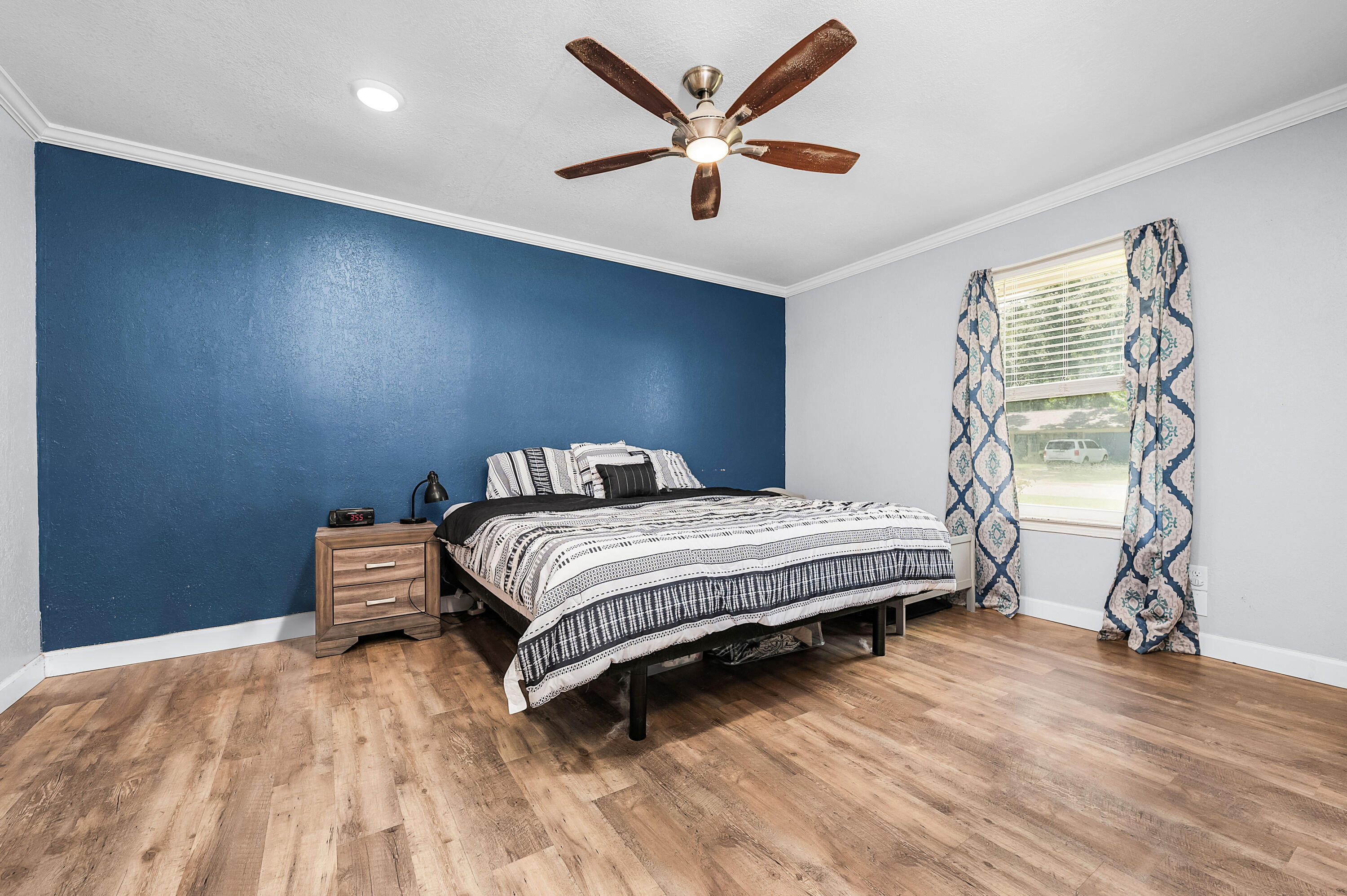 FOREST HILLS - Residential