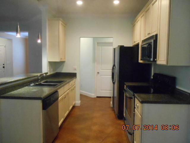 ELLIOTTS POINT 6TH ADDN - Residential Lease