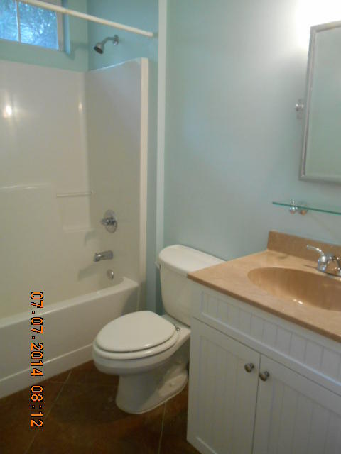 ELLIOTTS POINT 6TH ADDN - Residential Lease