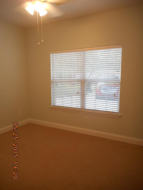 ELLIOTTS POINT 6TH ADDN - Residential Lease