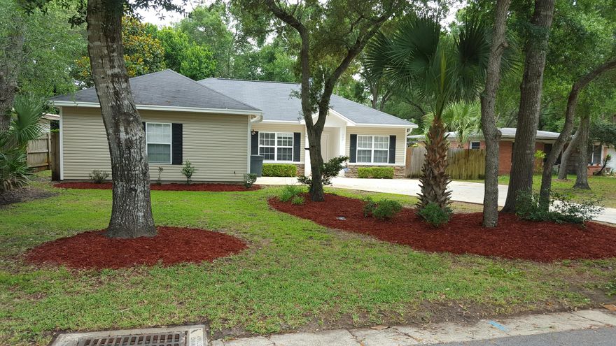 Don't miss out on this beauty! One of a kind in Elliot Point. Decorative concrete floors in the living areas, carpeted bedrooms, stainless appliances, upgraded fixtures and ceiling fans. Washer/dryer included. Pest control is included. Screened lanai looking out onto a lush back yard. This home is close to schools, shopping and beaches.
Showings will begin around August 15th.