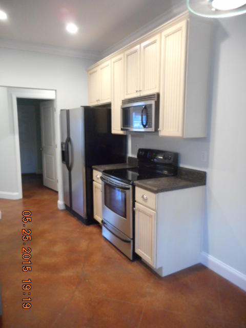 ELLIOTTS POINT 6TH ADDN - Residential Lease