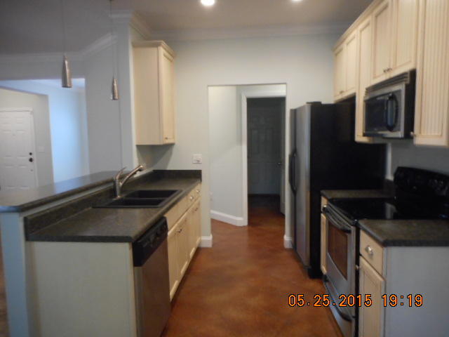 ELLIOTTS POINT 6TH ADDN - Residential Lease