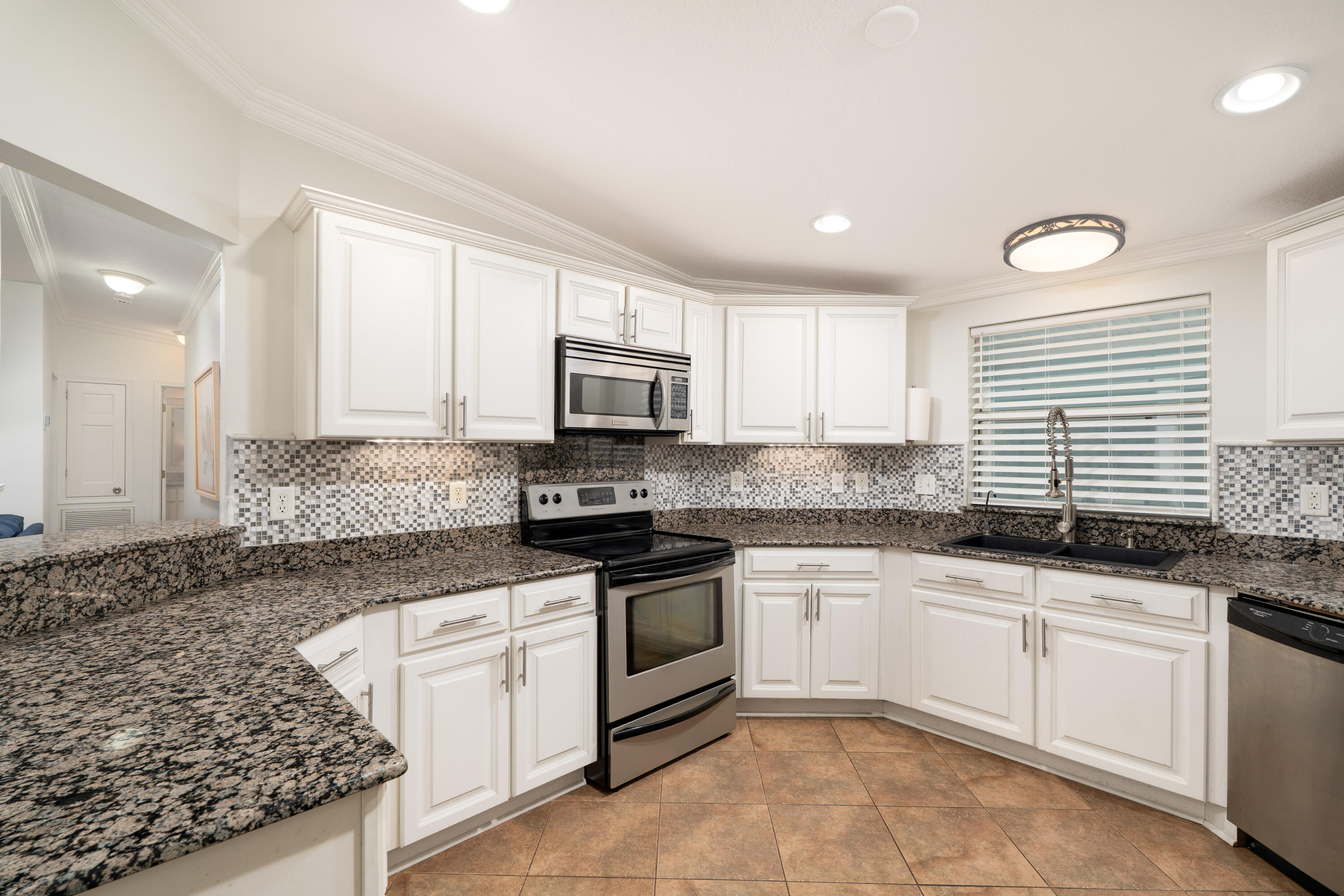 MONARCH ESTATES - Residential