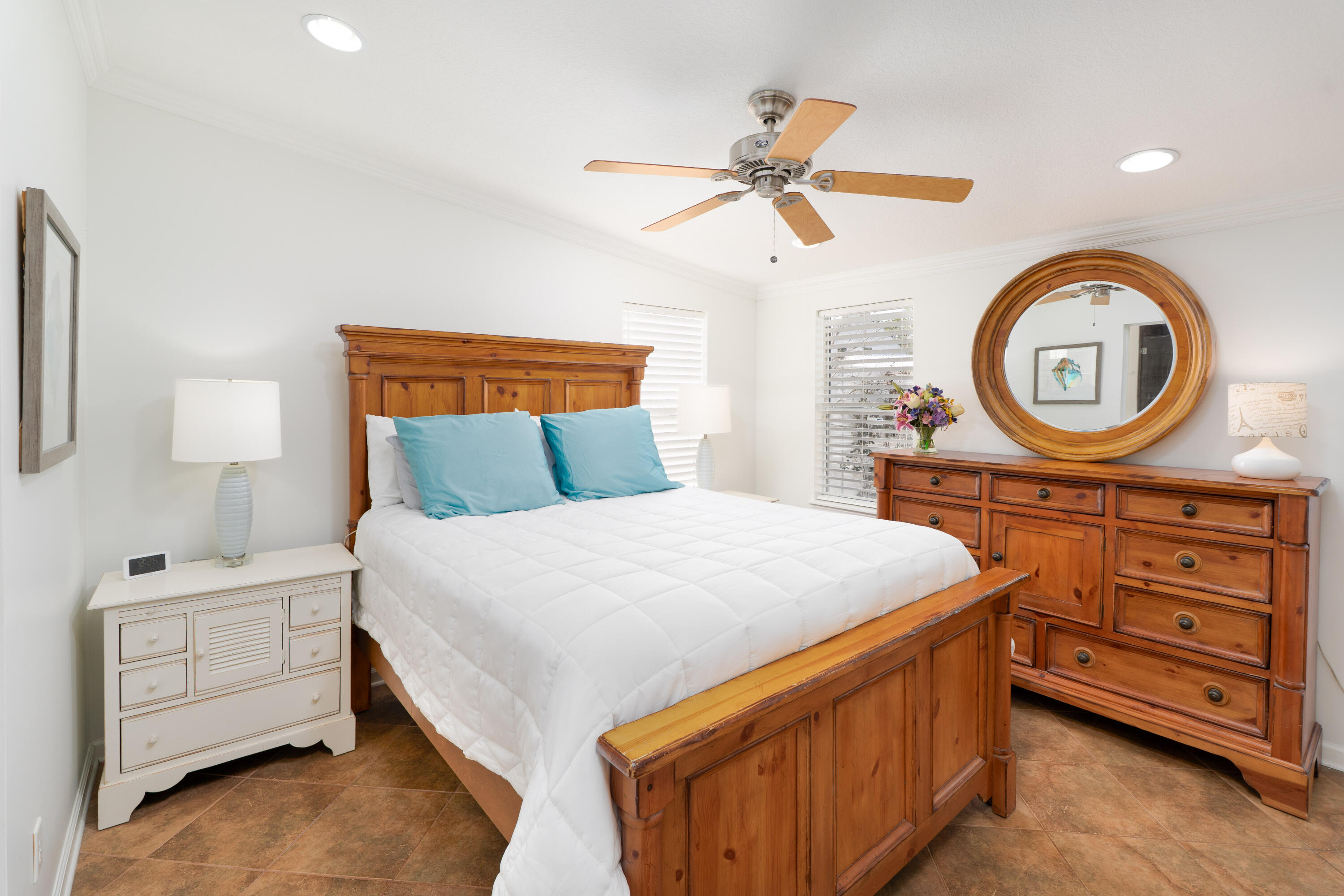 MONARCH ESTATES - Residential