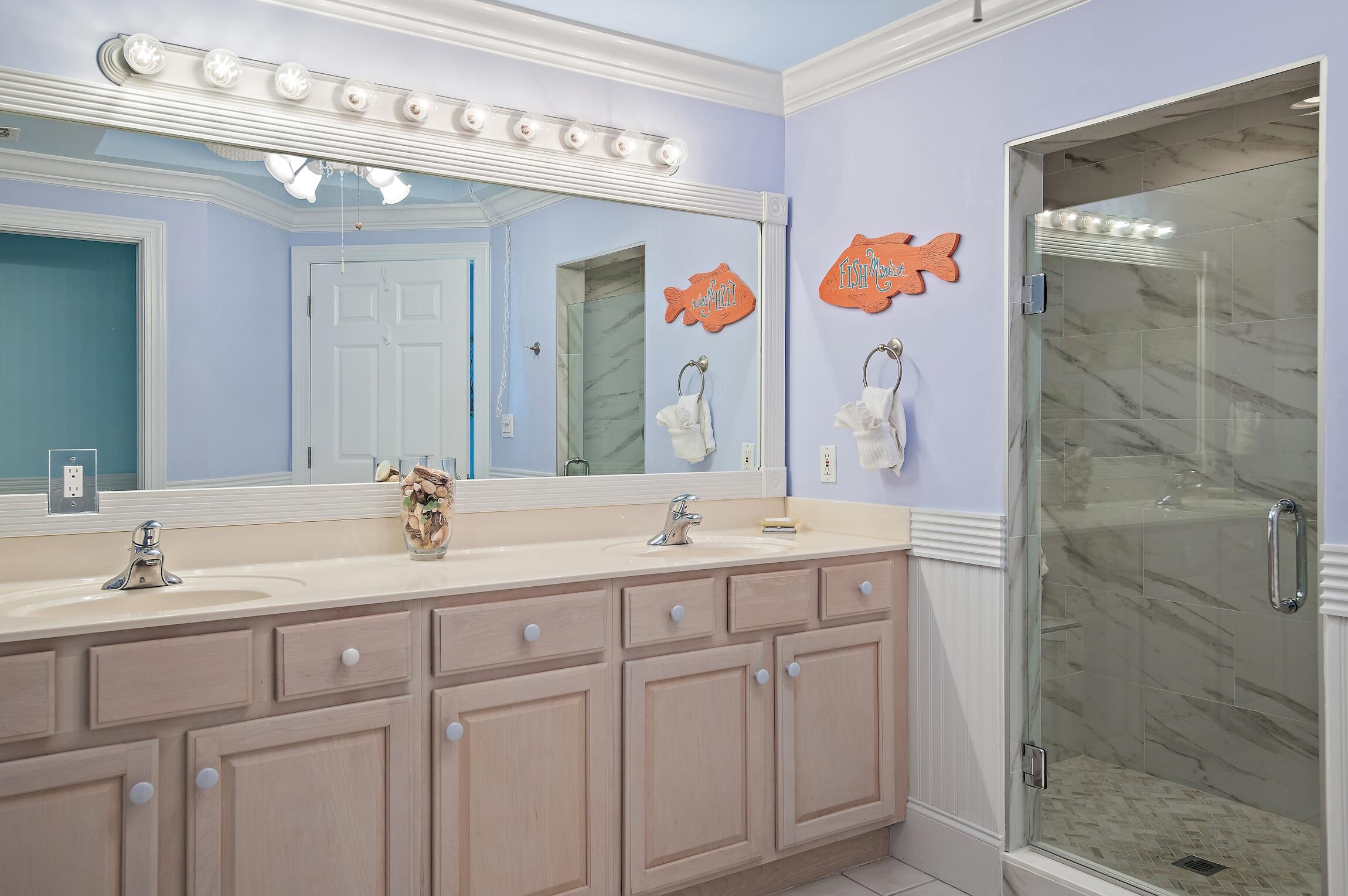 SILVER BEACH TOWERS - Residential