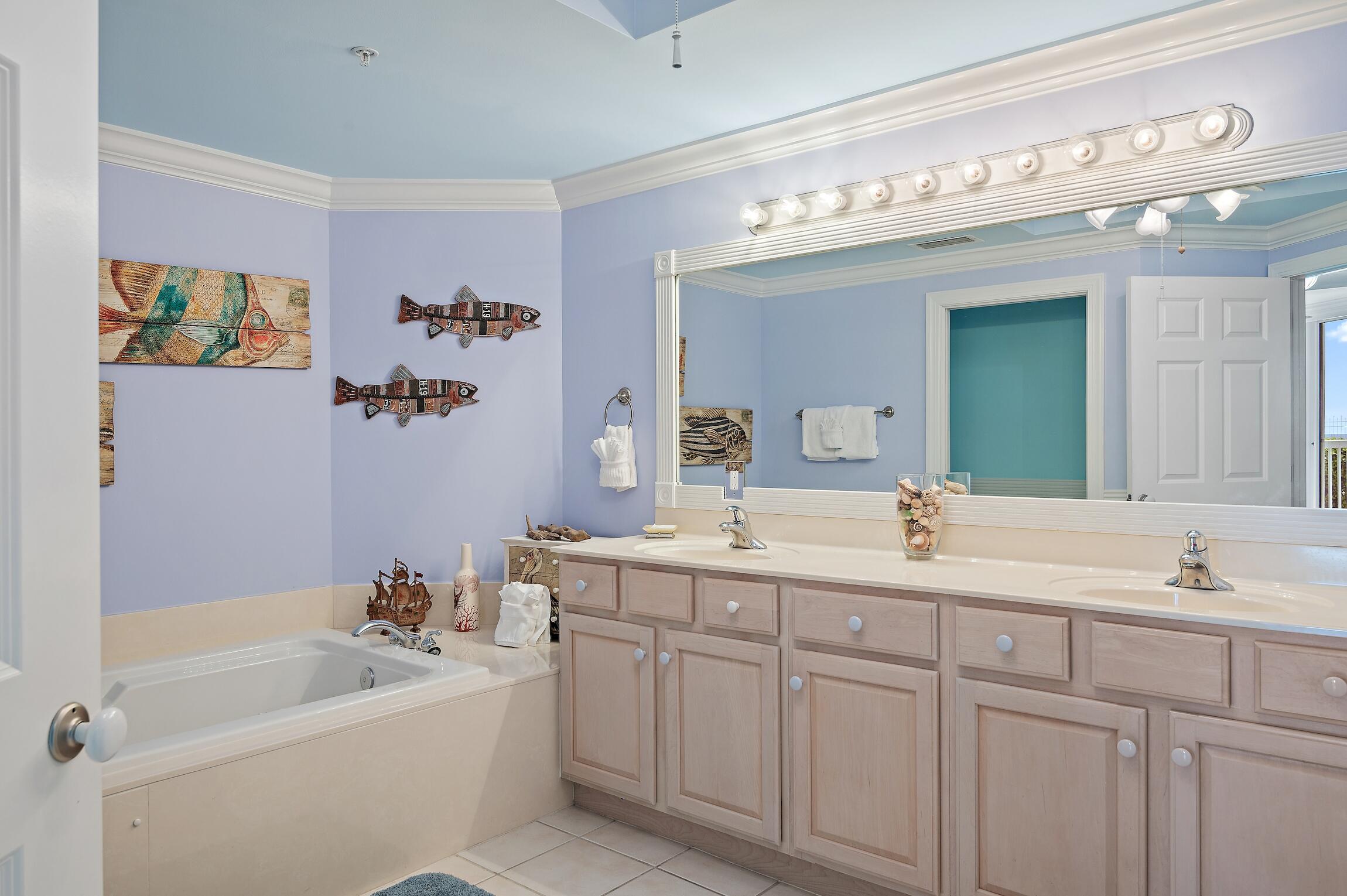 SILVER BEACH TOWERS - Residential