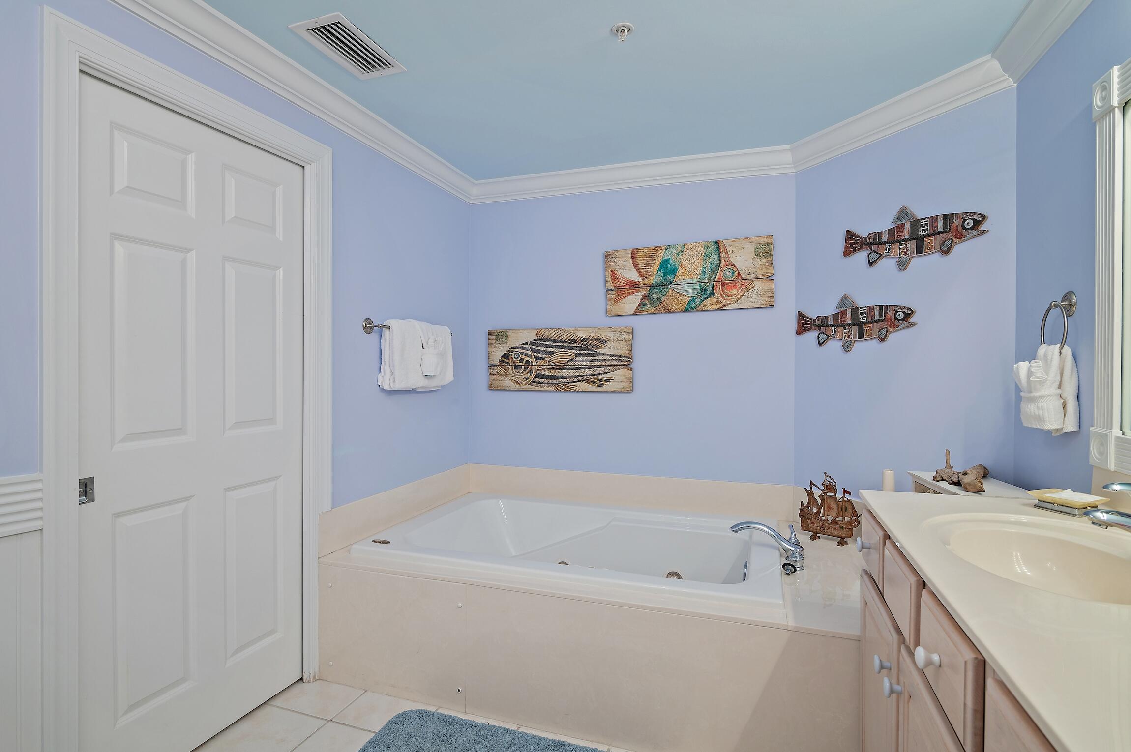 SILVER BEACH TOWERS - Residential