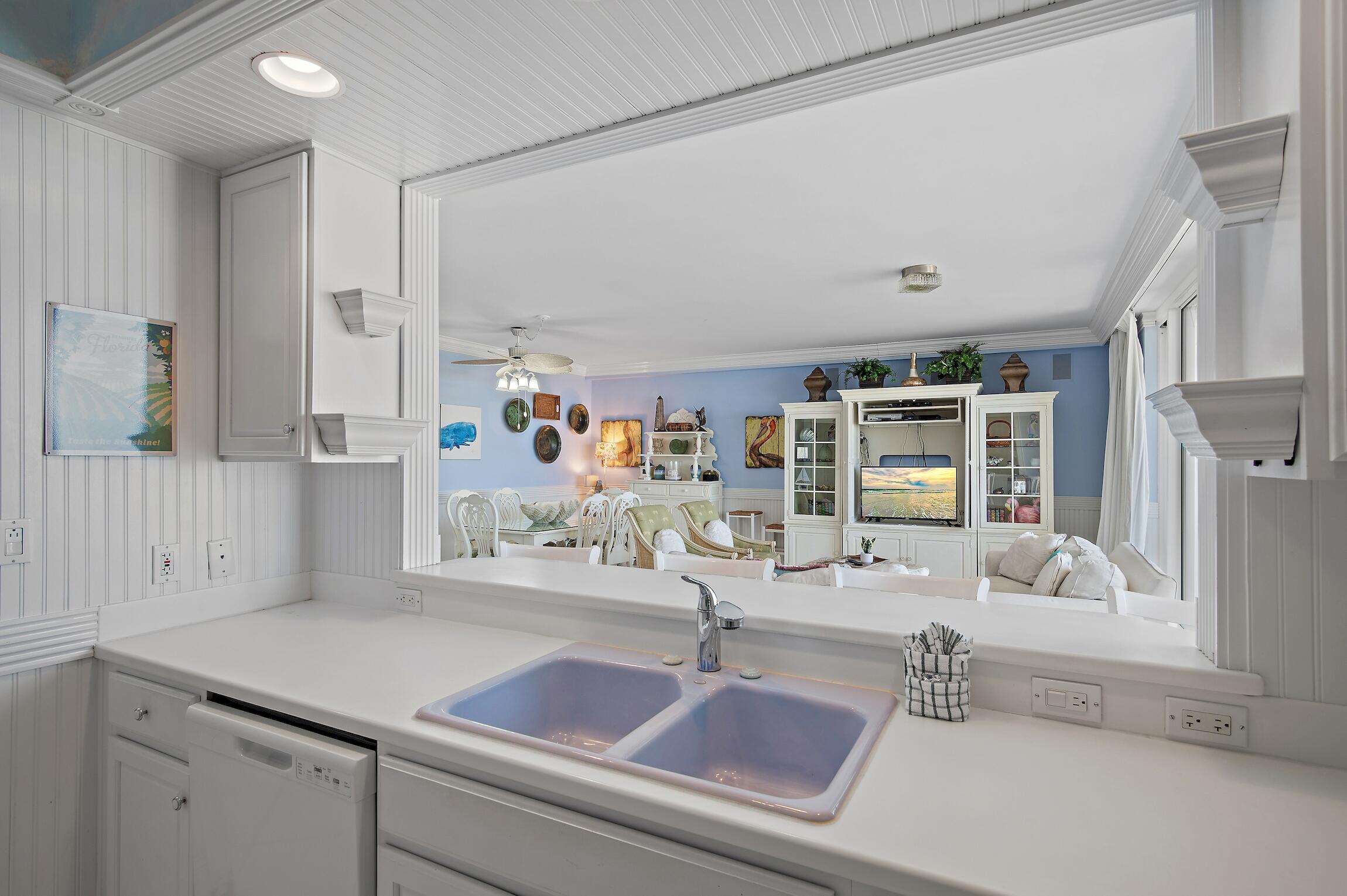 SILVER BEACH TOWERS - Residential