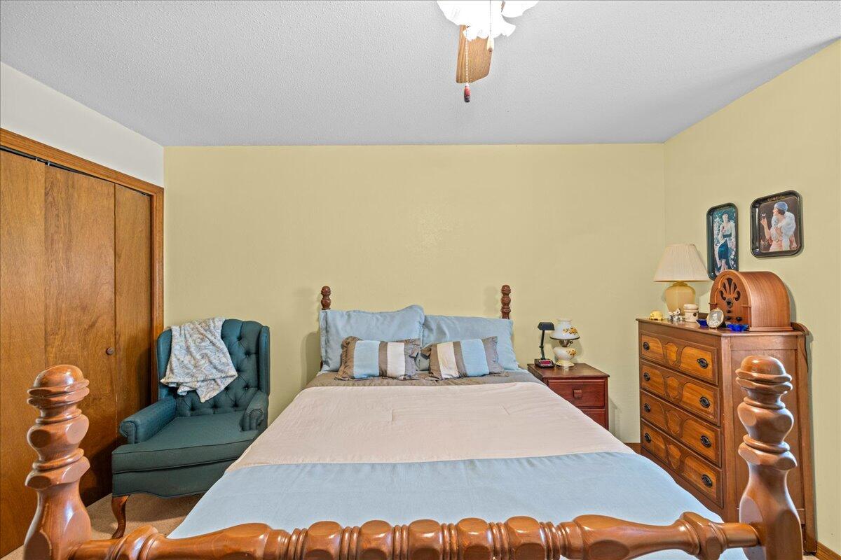 CREEKSIDE - Residential