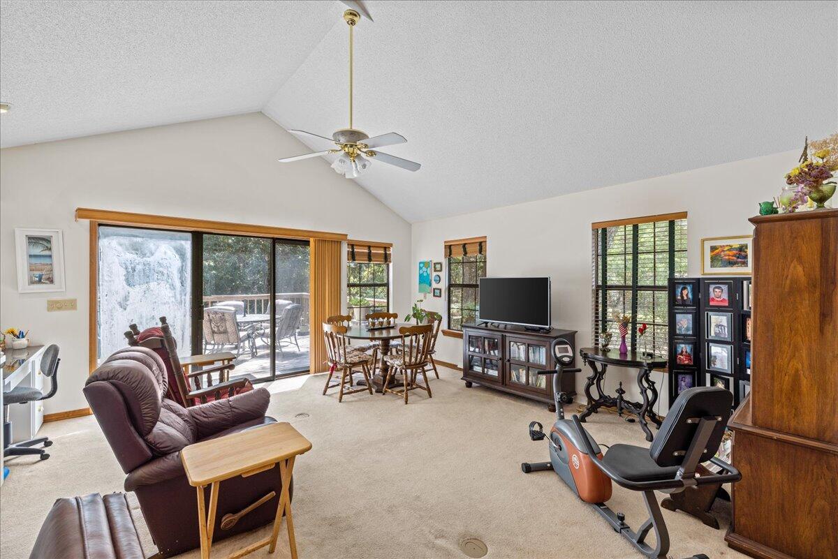 CREEKSIDE - Residential